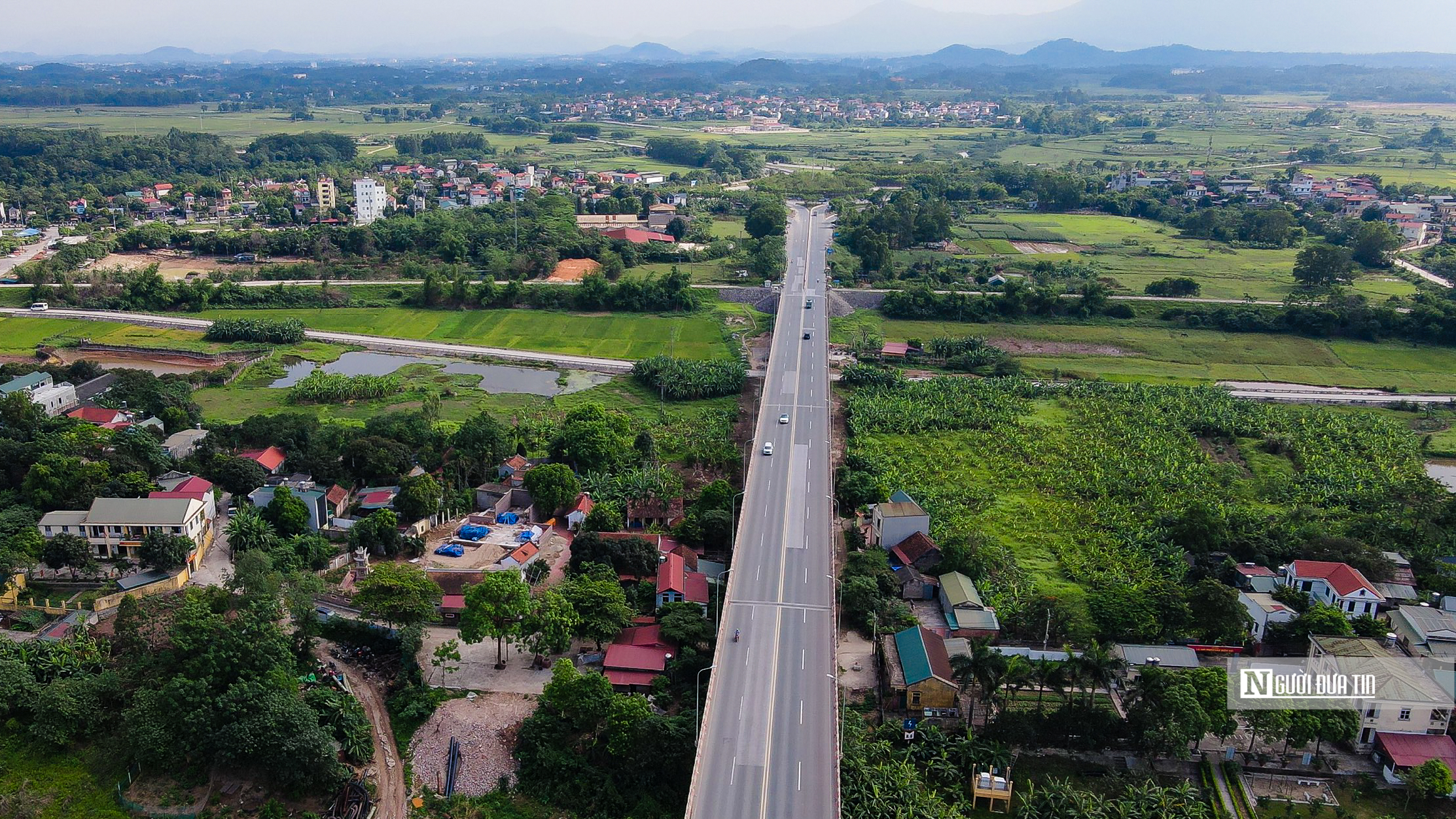 Bất động sản - Ngắm cây cầu vượt sông Hồng dài hơn 5 km sau 9 năm sử dụng (Hình 9).