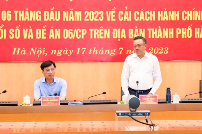 Sự kiện - Chủ tịch Hà Nội: Còn 'khoán trắng' cho cán bộ tin học thì còn thất bại (Hình 2).