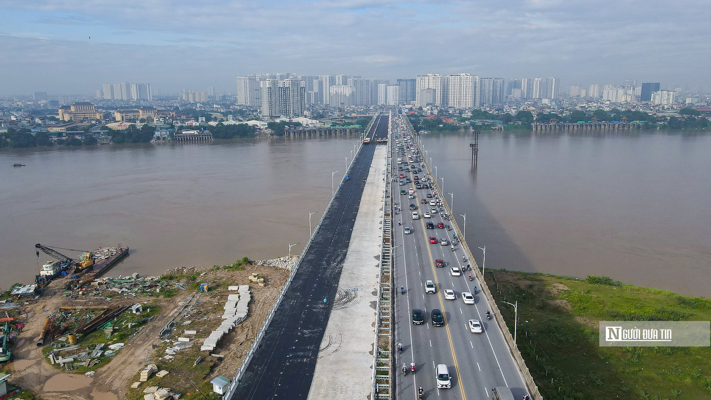 Sự kiện - Diện mạo cây cầu vượt sông Hồng 2.500 tỷ đồng sắp thông xe (Hình 12).