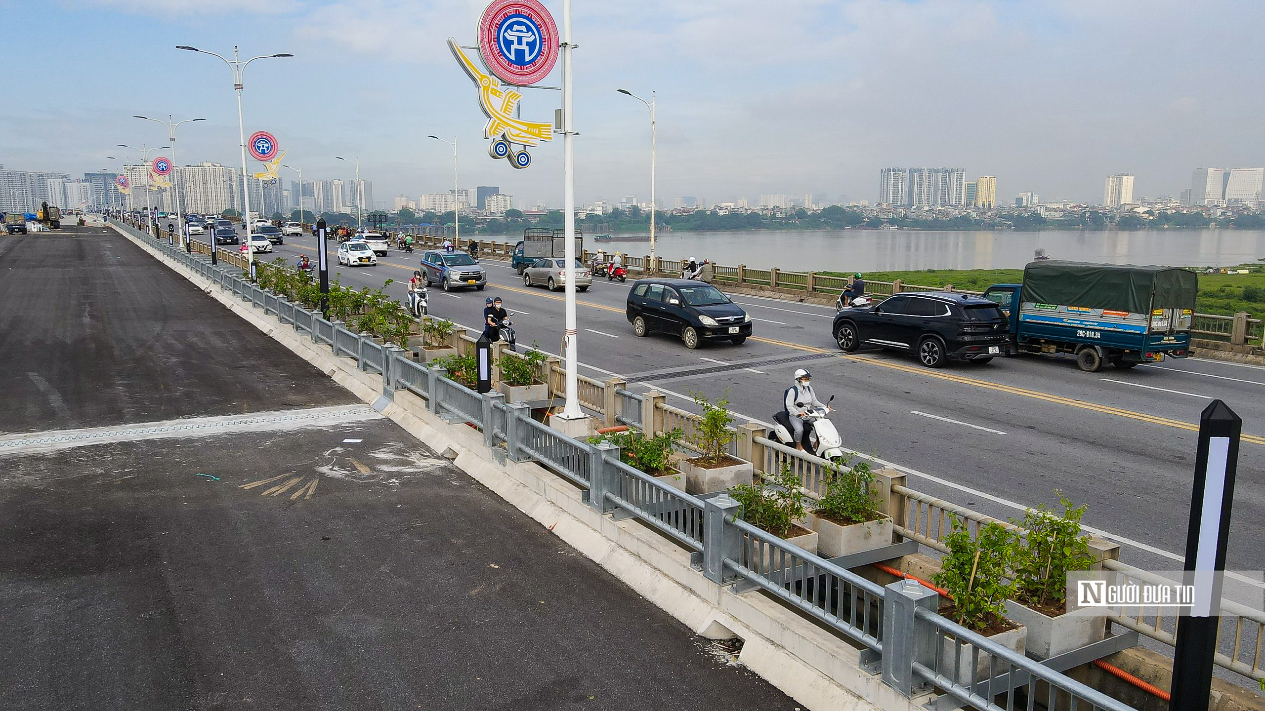 Sự kiện - Diện mạo cây cầu vượt sông Hồng 2.500 tỷ đồng sắp thông xe (Hình 8).