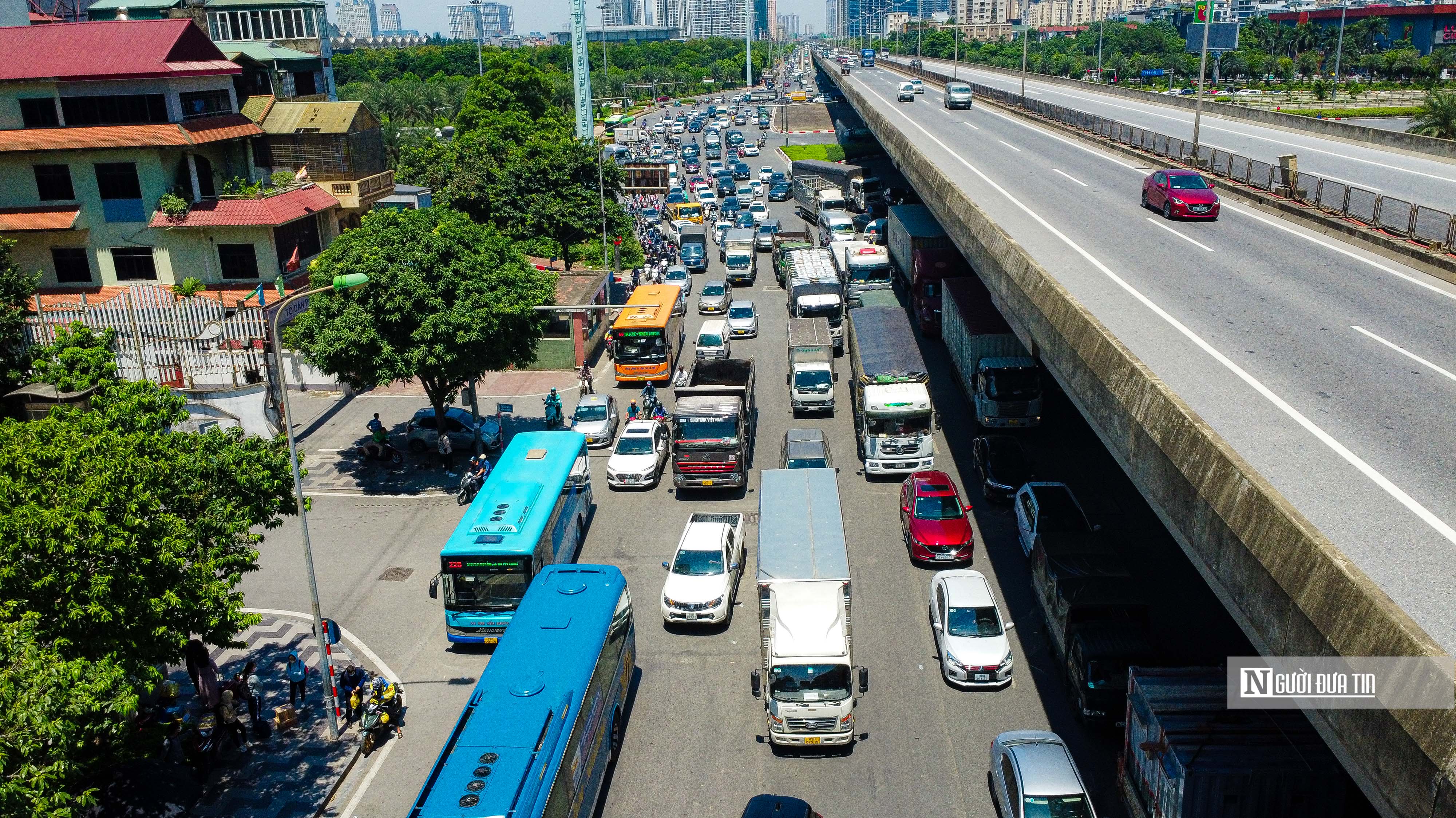 Dân sinh - Hà Nội: Giao thông ùn tắc ngày làm việc cuối cùng trước kỳ nghỉ lễ 2/9 (Hình 4).