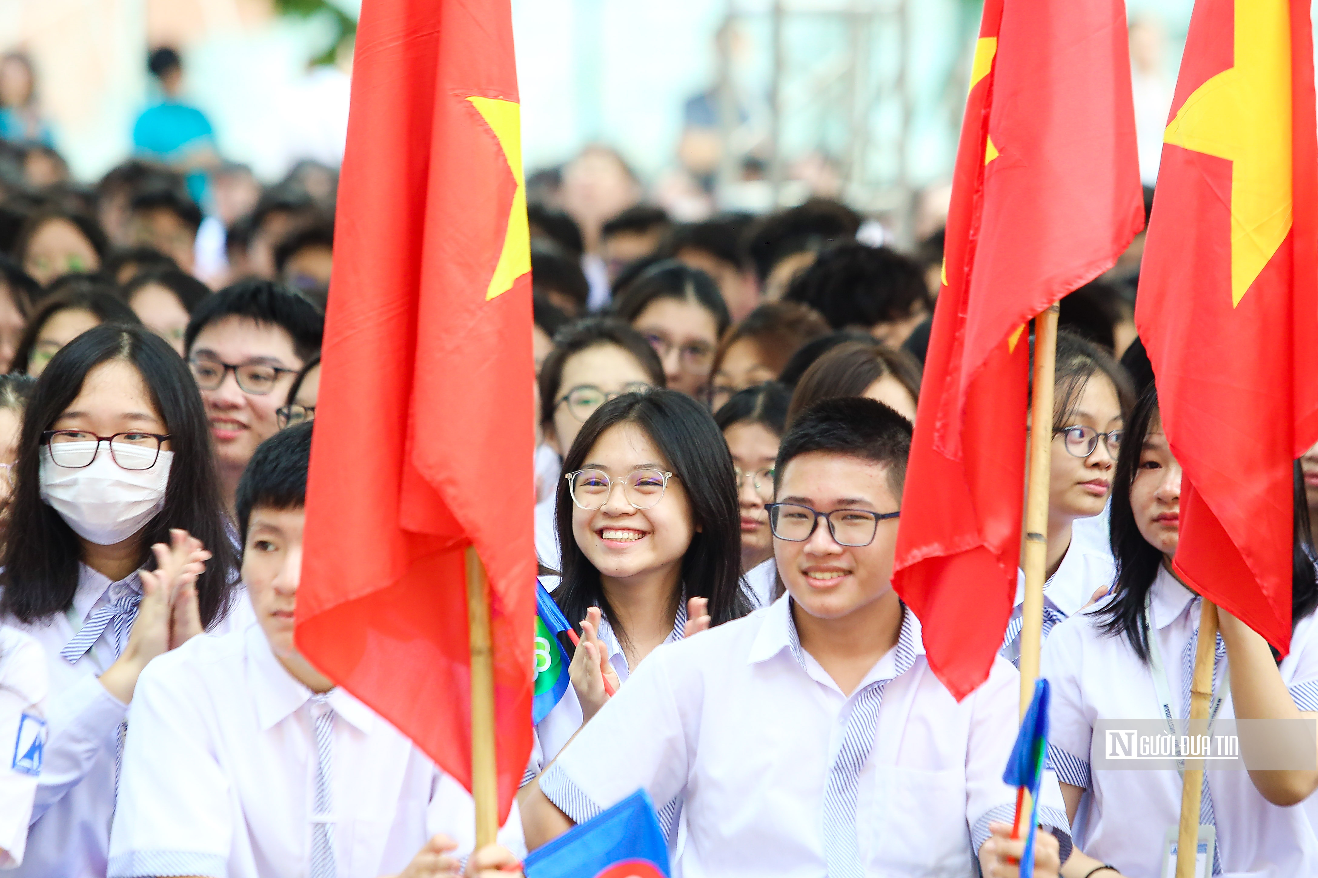 Giáo dục - Lãnh đạo Tp.Hà Nội dự và đánh trống khai giảng năm học mới (Hình 5).