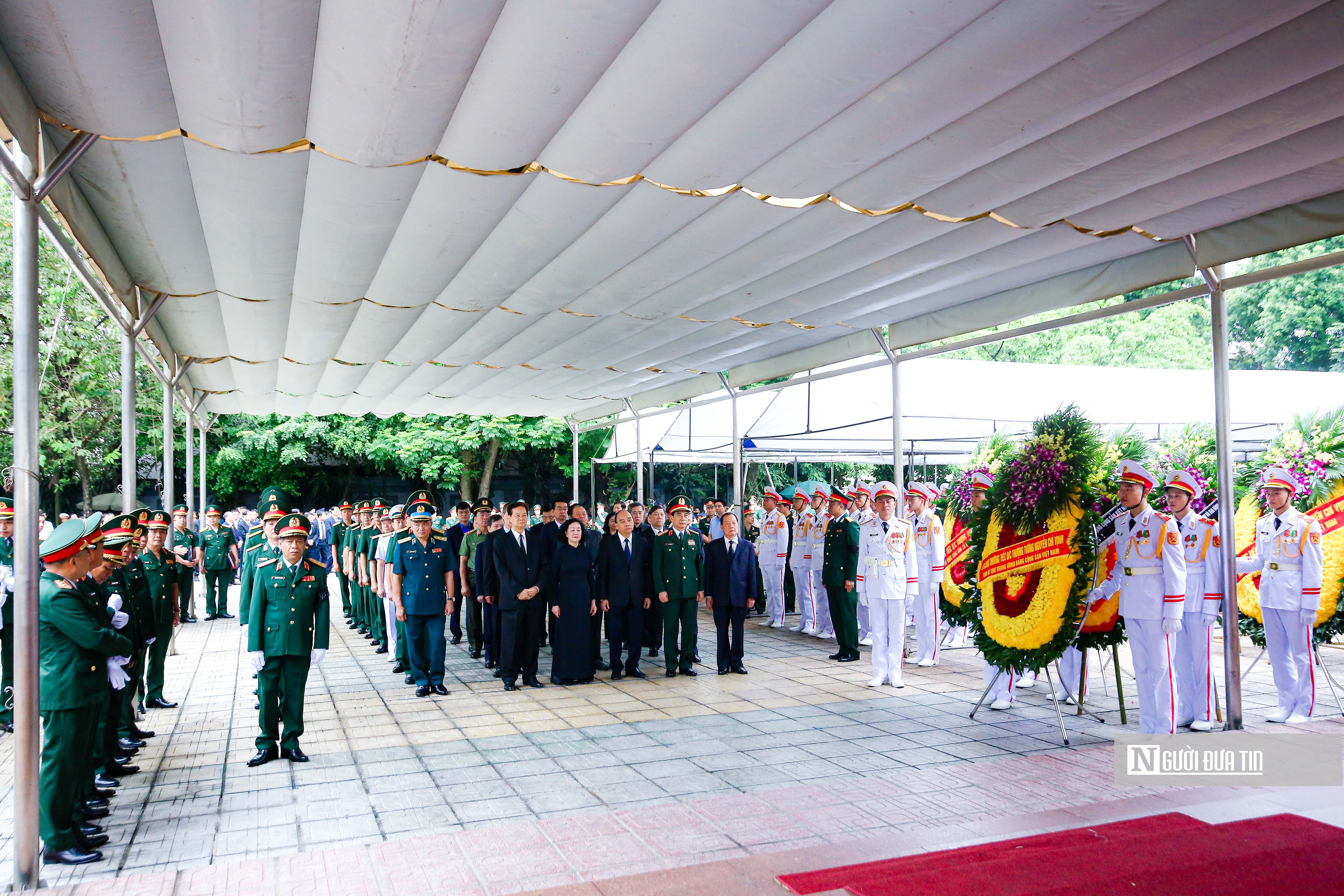 Sự kiện - Lãnh đạo Đảng, Nhà nước viếng Thượng tướng Nguyễn Chí Vịnh (Hình 2).