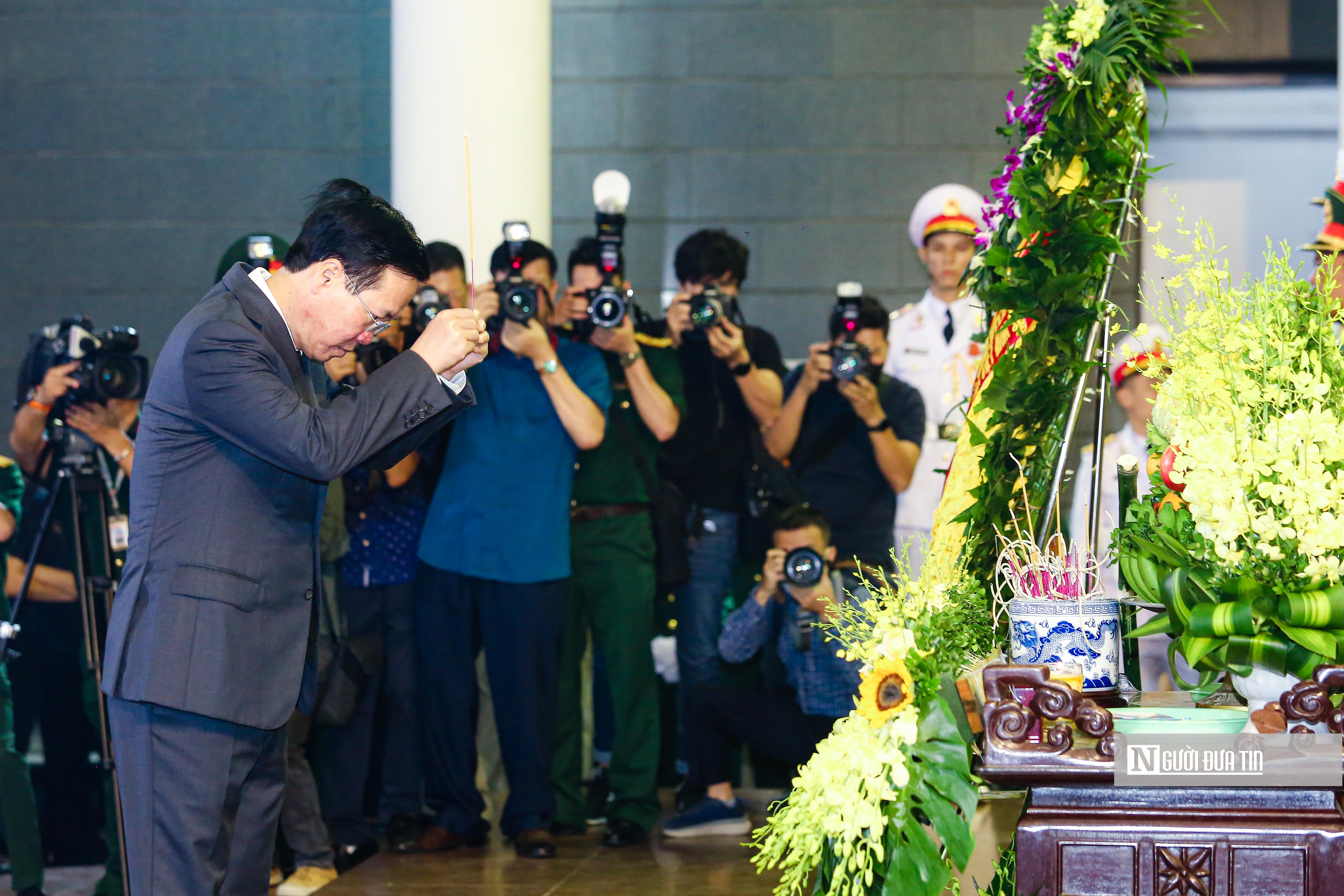 Sự kiện - Lãnh đạo Đảng, Nhà nước viếng Thượng tướng Nguyễn Chí Vịnh (Hình 9).