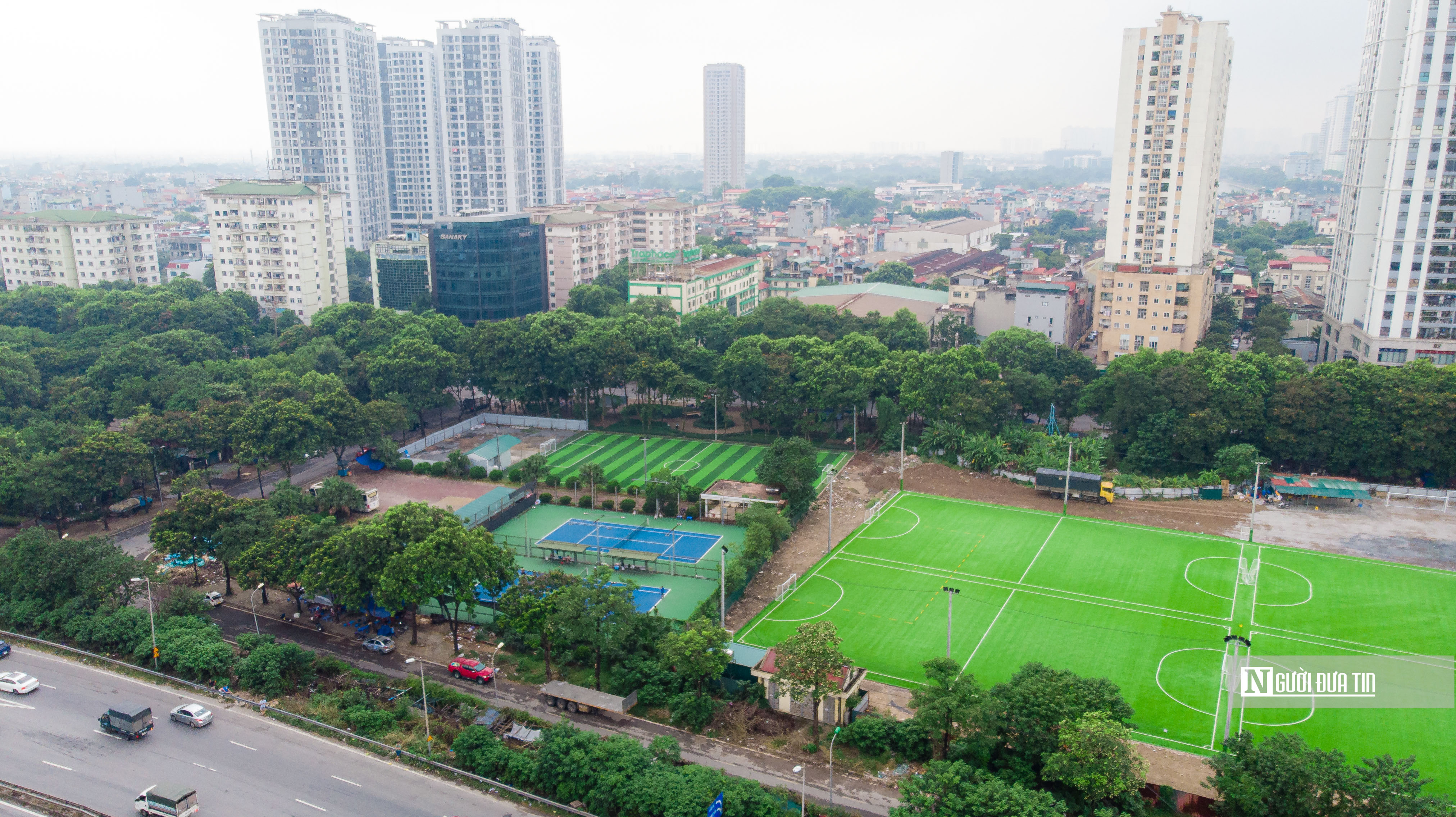 Bất động sản - Hà Nội: Cận cảnh lô đất quy hoạch trường học bị 'hô biến' thành sân bóng (Hình 8).