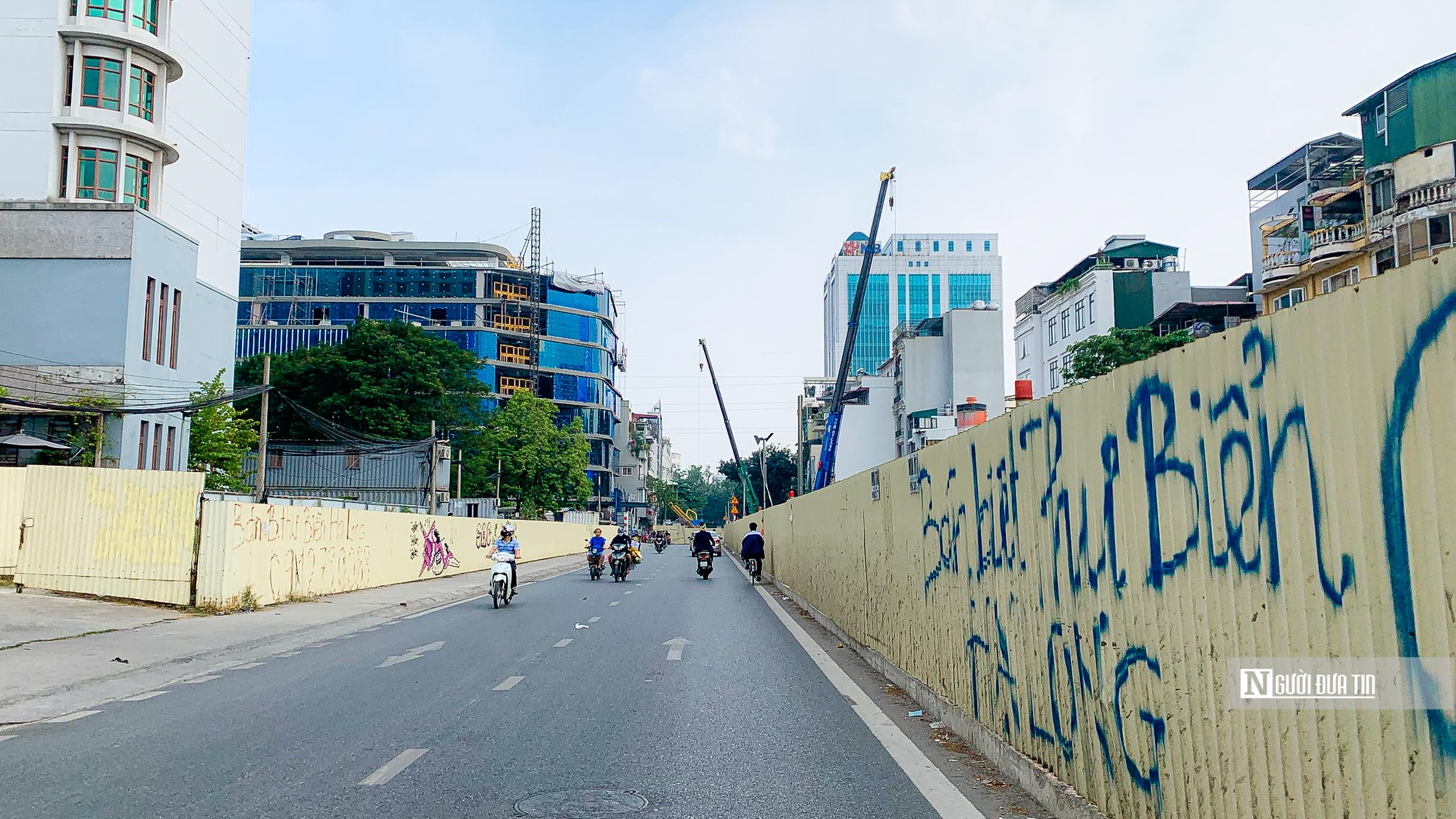 Dân sinh - Chật vật di chuyển qua khu vực ga ngầm metro Nhổn - ga Hà Nội (Hình 2).