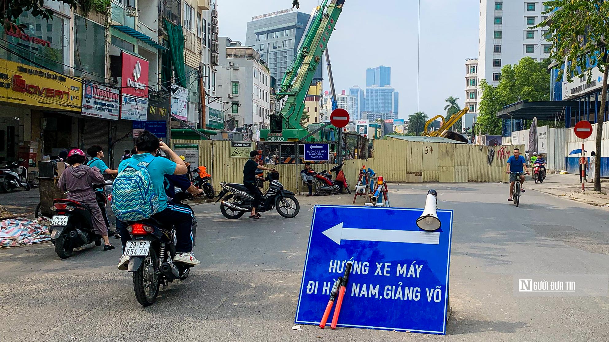 Dân sinh - Chật vật di chuyển qua khu vực ga ngầm metro Nhổn - ga Hà Nội (Hình 3).