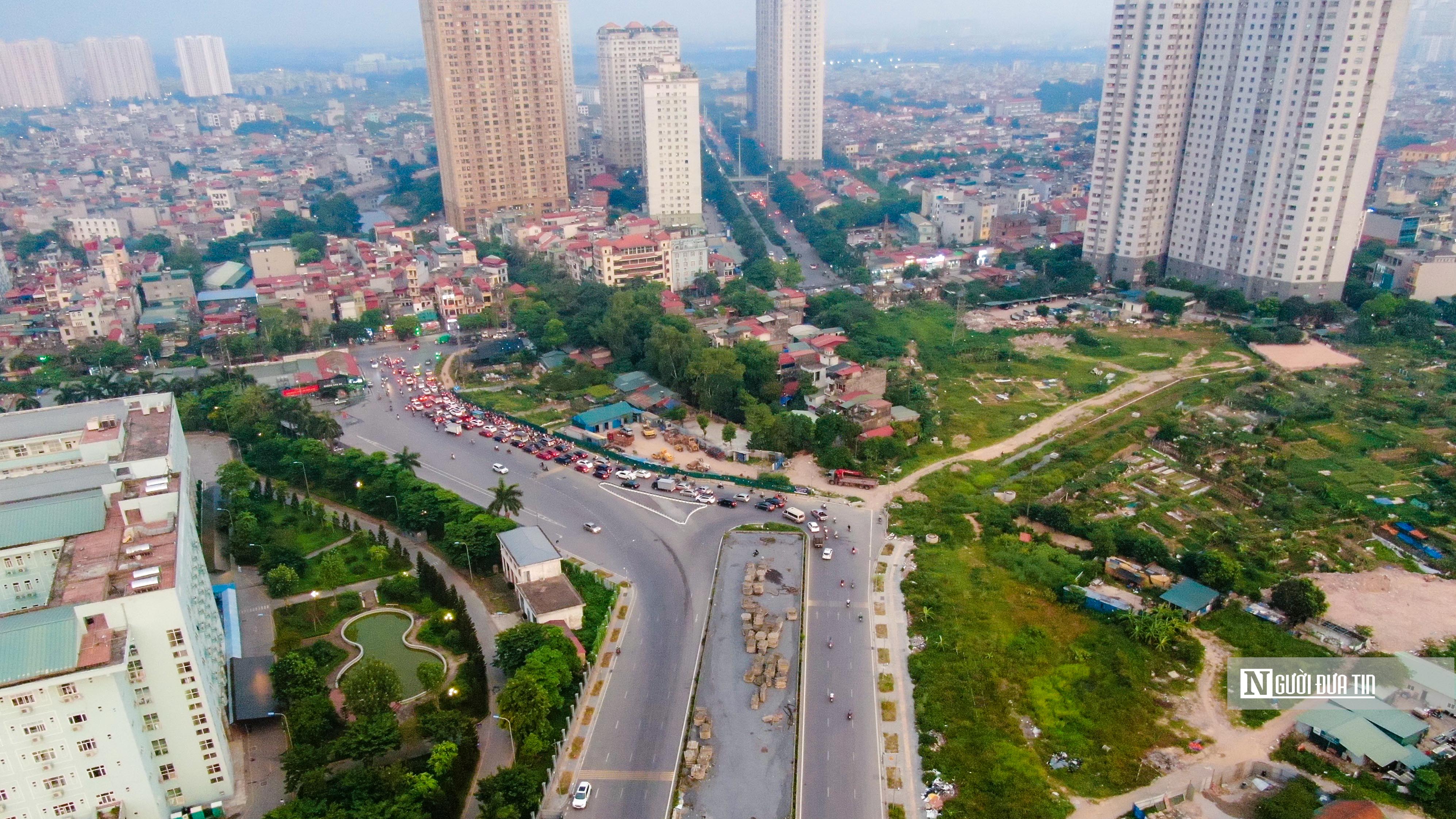 Dân sinh - Hà Nội: Cận cảnh cây cầu vượt bị 'bỏ quên' trên đại lộ nghìn tỷ (Hình 3).