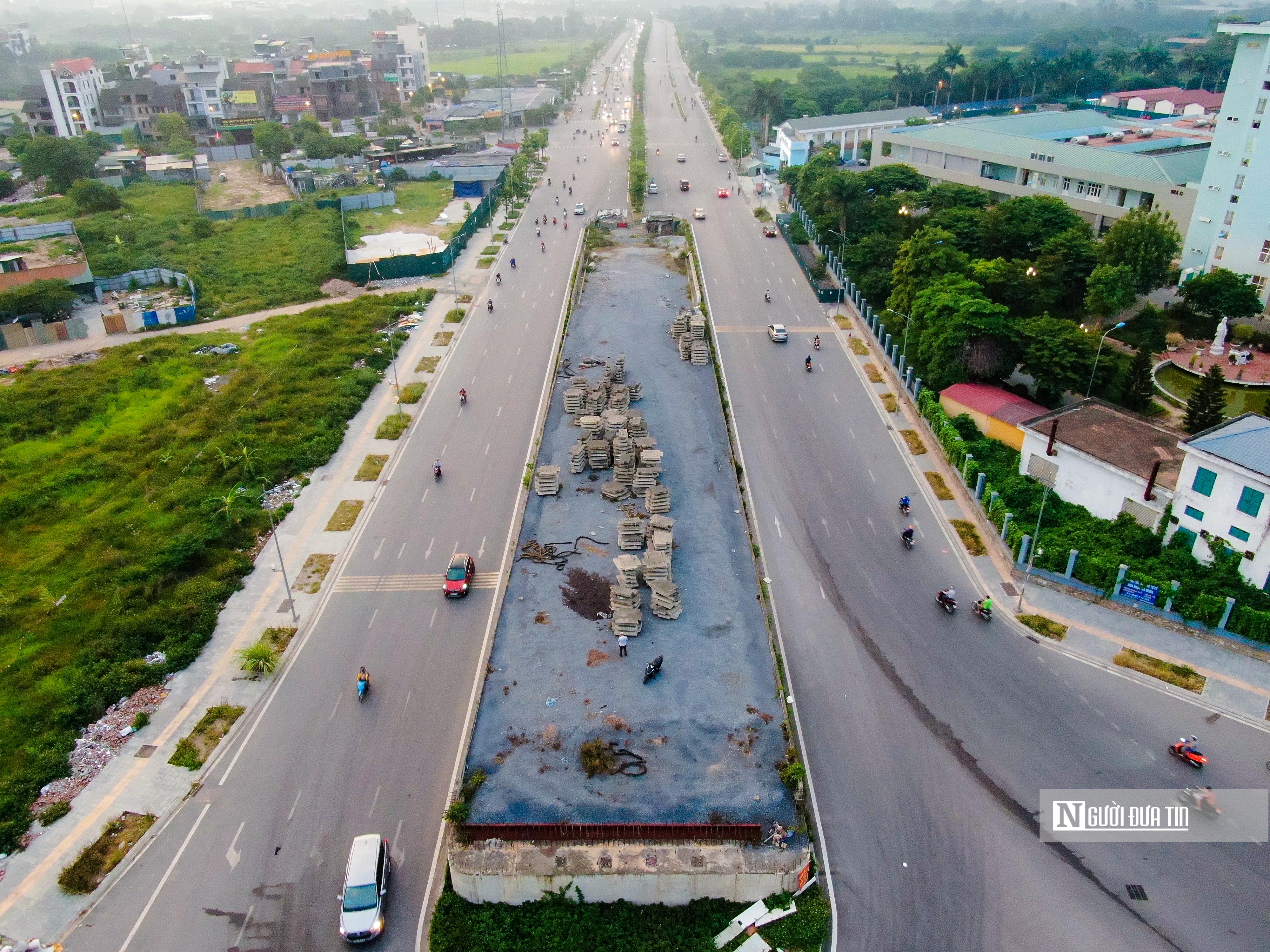 Dân sinh - Hà Nội: Cận cảnh cây cầu vượt bị 'bỏ quên' trên đại lộ nghìn tỷ (Hình 4).