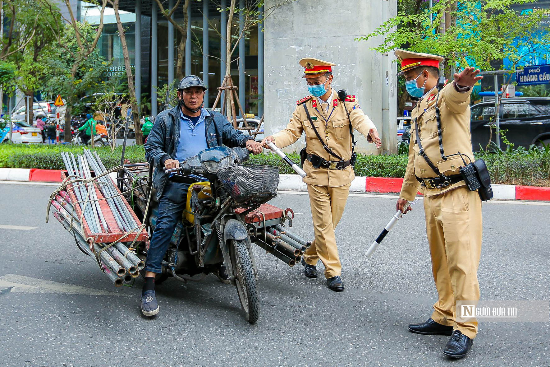 Dân sinh - Hà Nội: Truy quyét 'xe máy chém' trên đường phố (Hình 4).