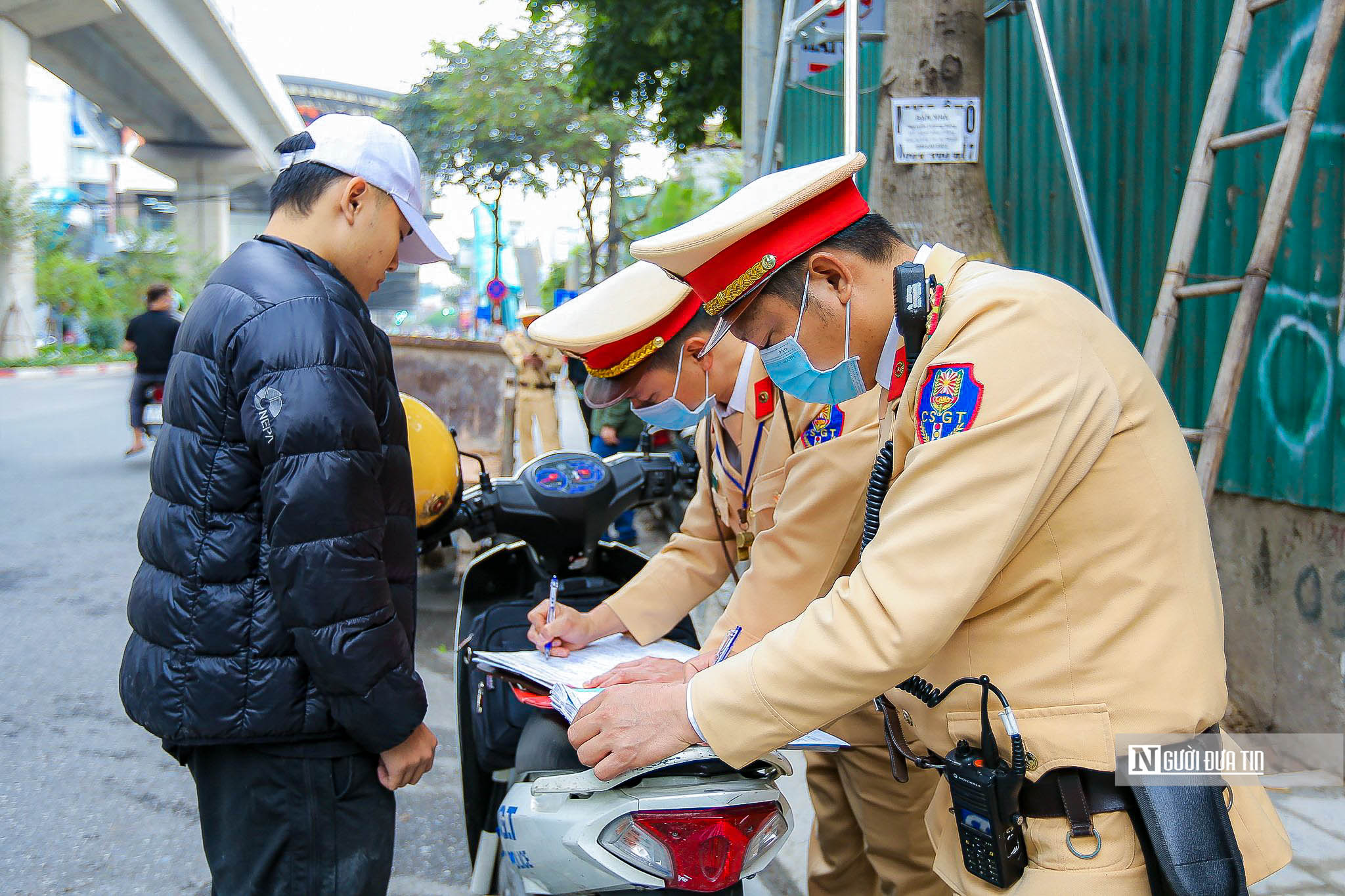 Dân sinh - Hà Nội: Truy quyét 'xe máy chém' trên đường phố (Hình 10).