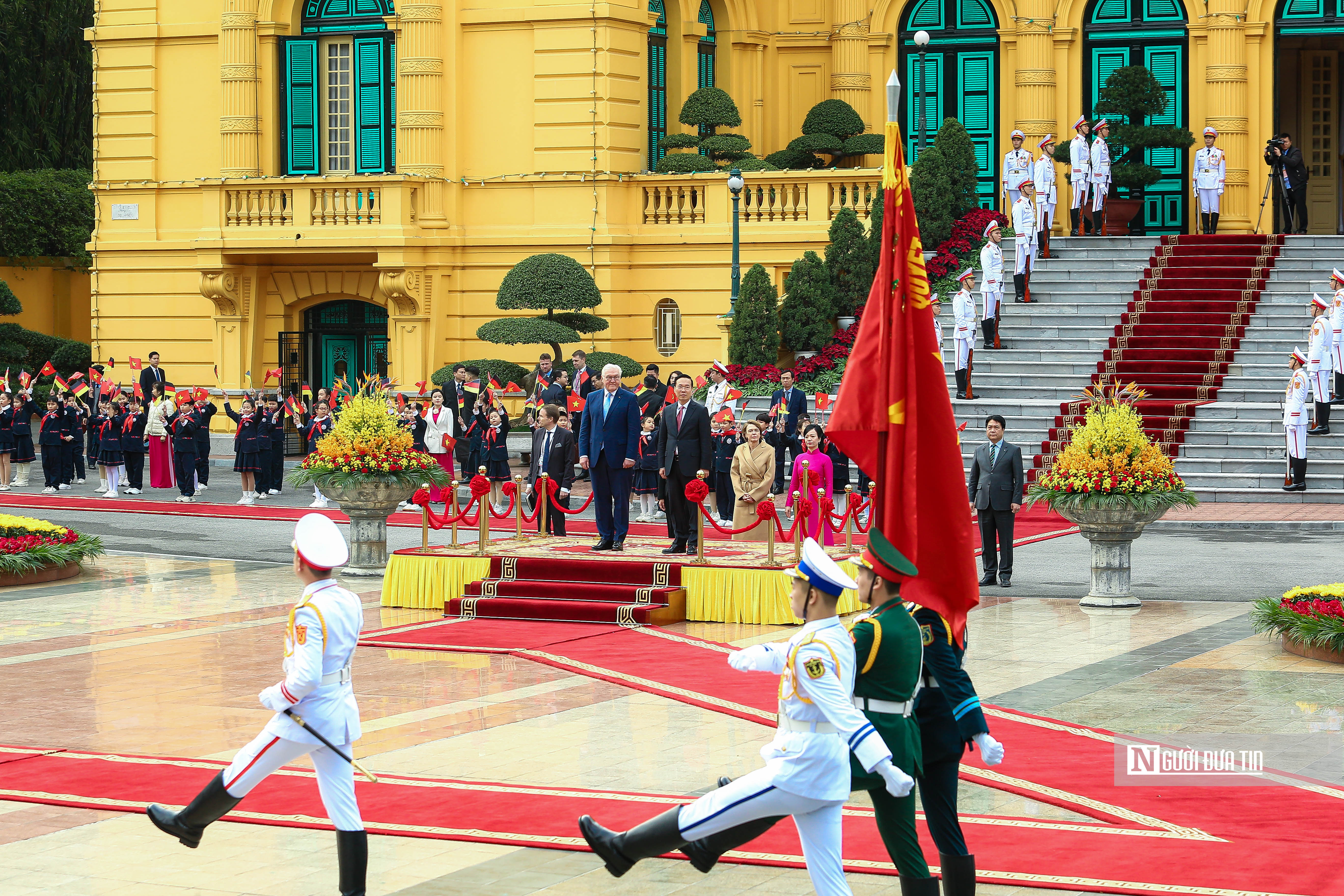 Tiêu điểm - Bắn 21 phát đại bác chào mừng Tổng thống Đức tới thăm Việt Nam (Hình 13).