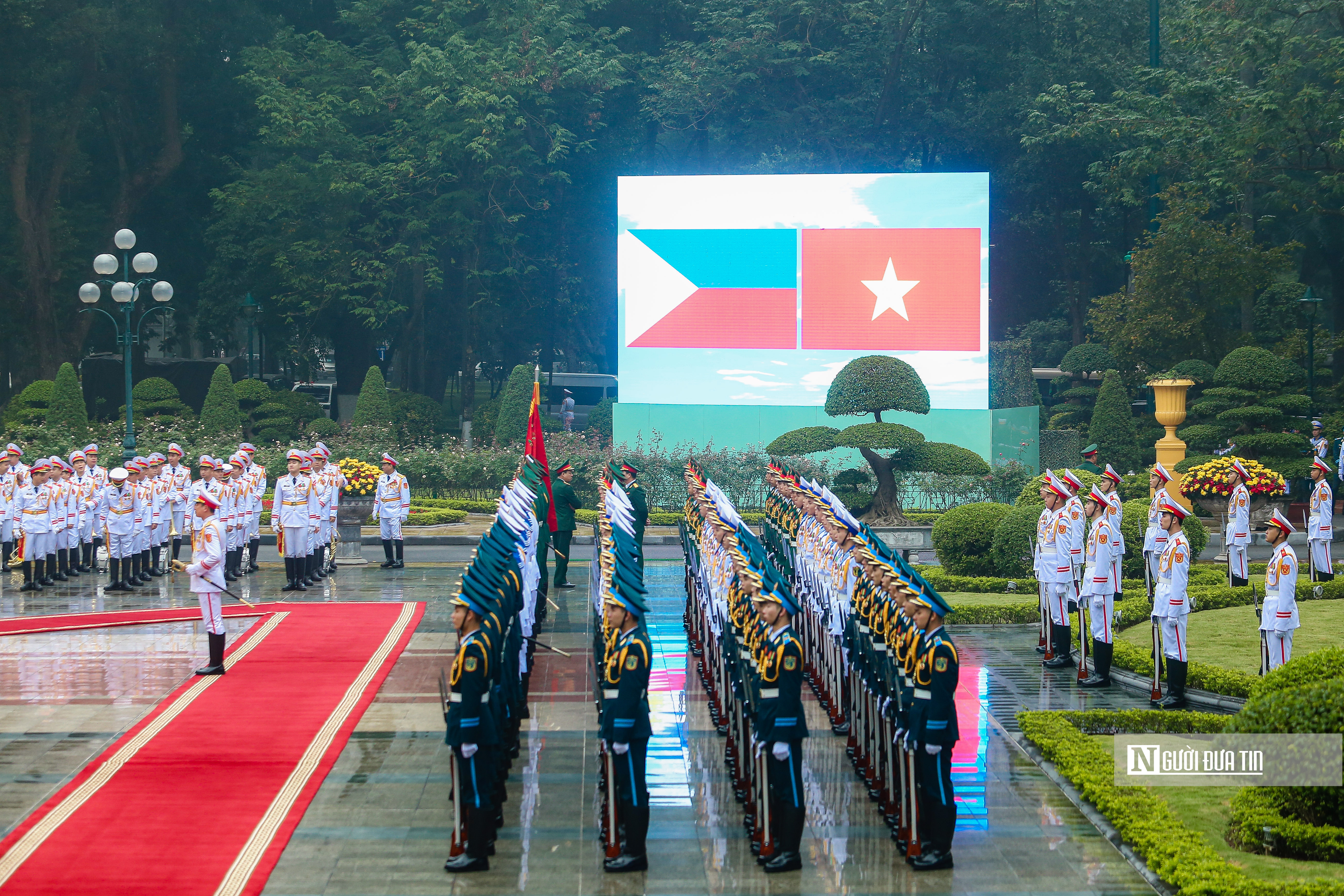 Tiêu điểm - Bắn 21 phát đại bác chào mừng Tổng thống Philippines thăm Việt Nam