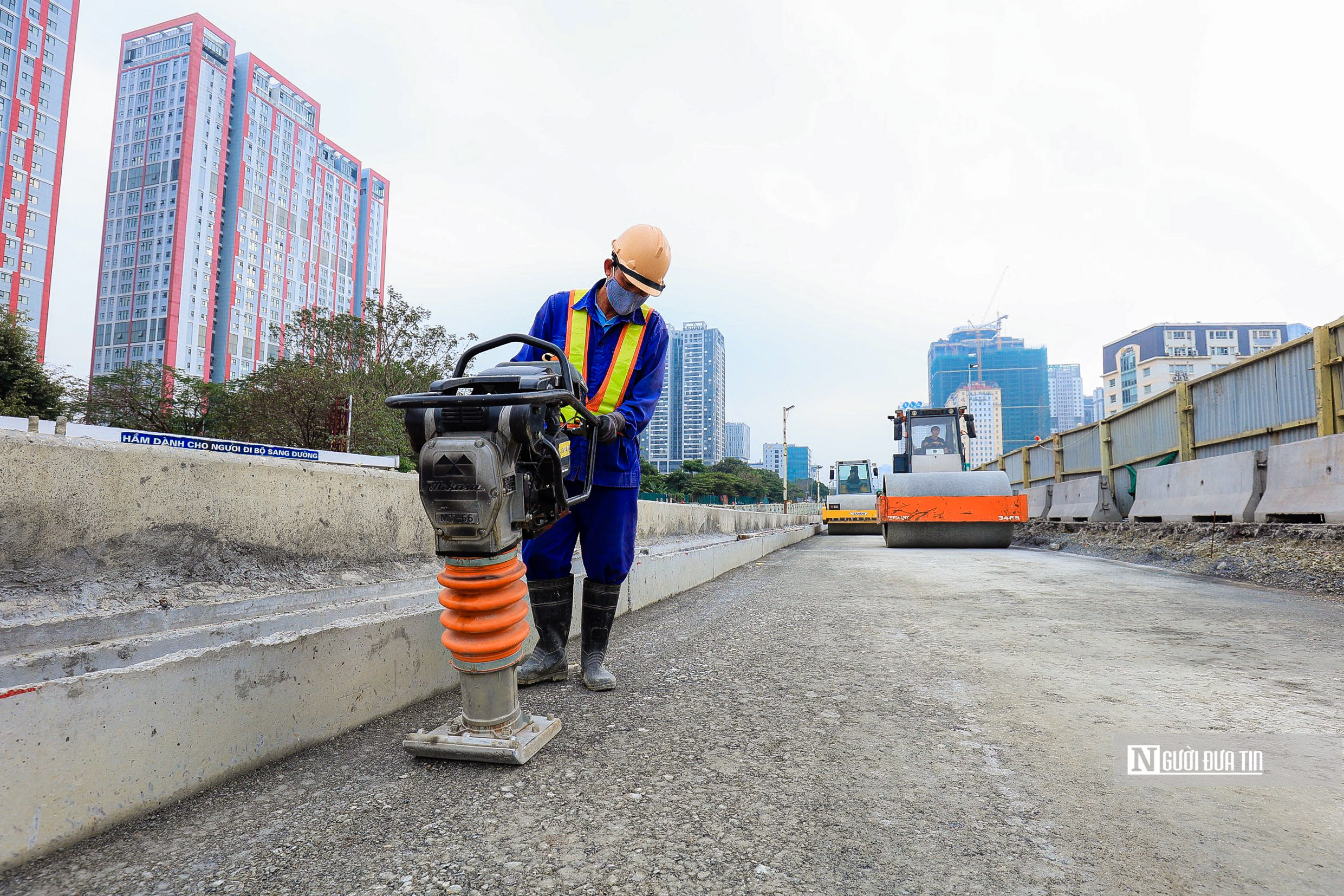 Xã hội - Cận cảnh 2 cầu đô thị tại nút giao Mai Dịch chuẩn bị về đích (Hình 10).