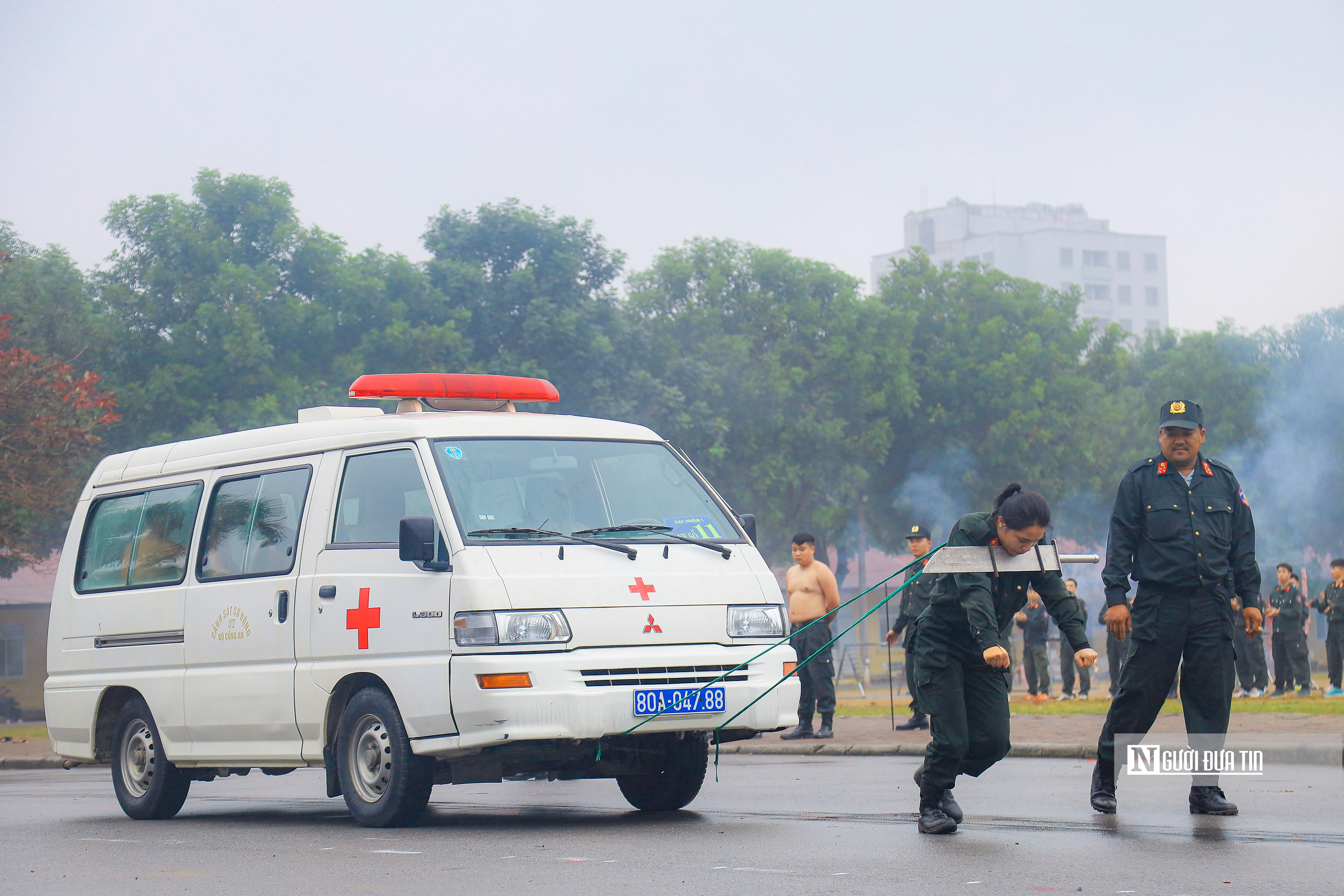 Sự kiện - Hàng trăm chiến sĩ CSCĐ khổ luyện chào mừng 50 năm ngày thành lập (Hình 17).