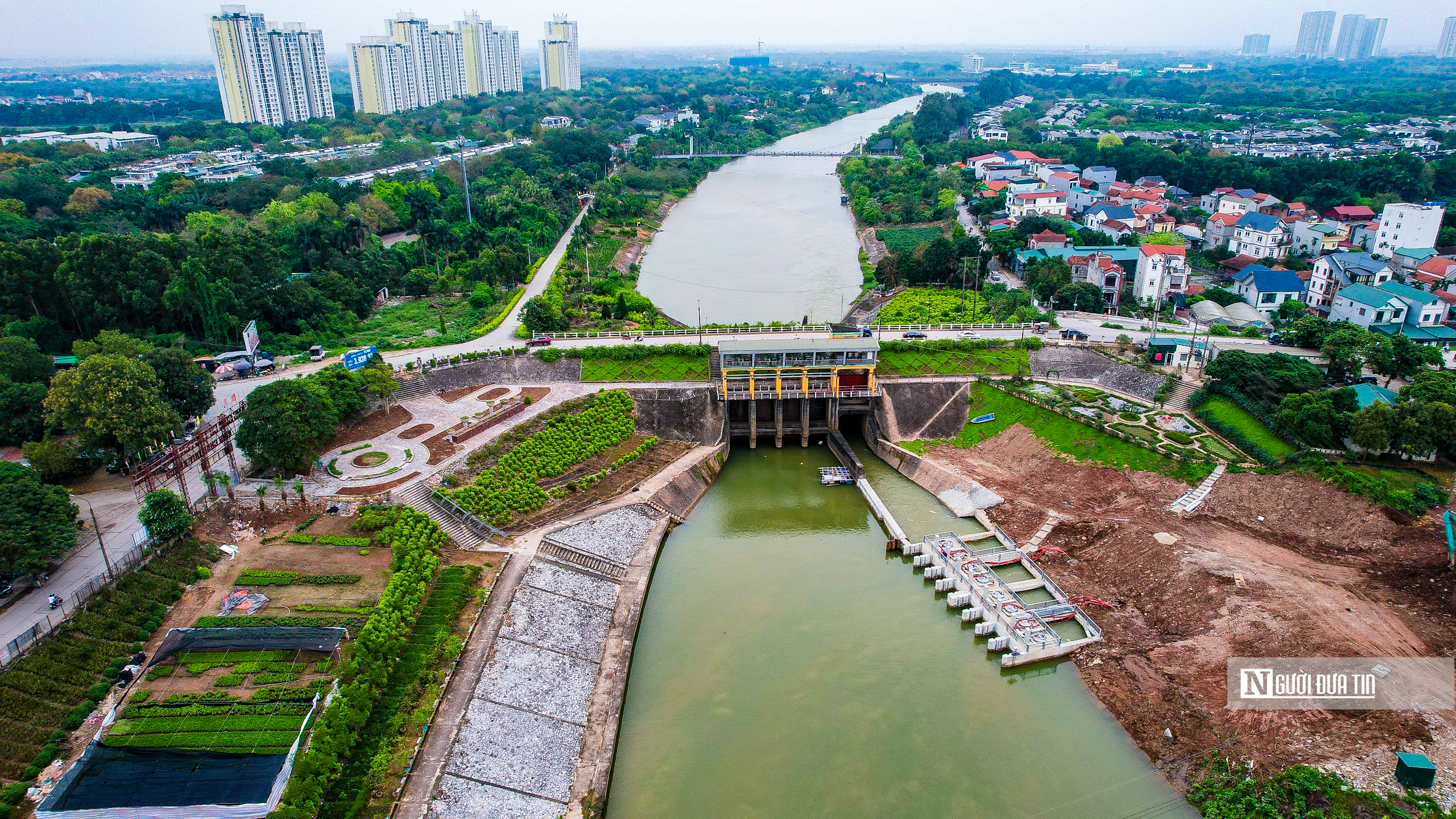 Dân sinh - Toàn cảnh vị trí sẽ xây dựng 2 đập dâng trên sông Hồng (Hình 7).