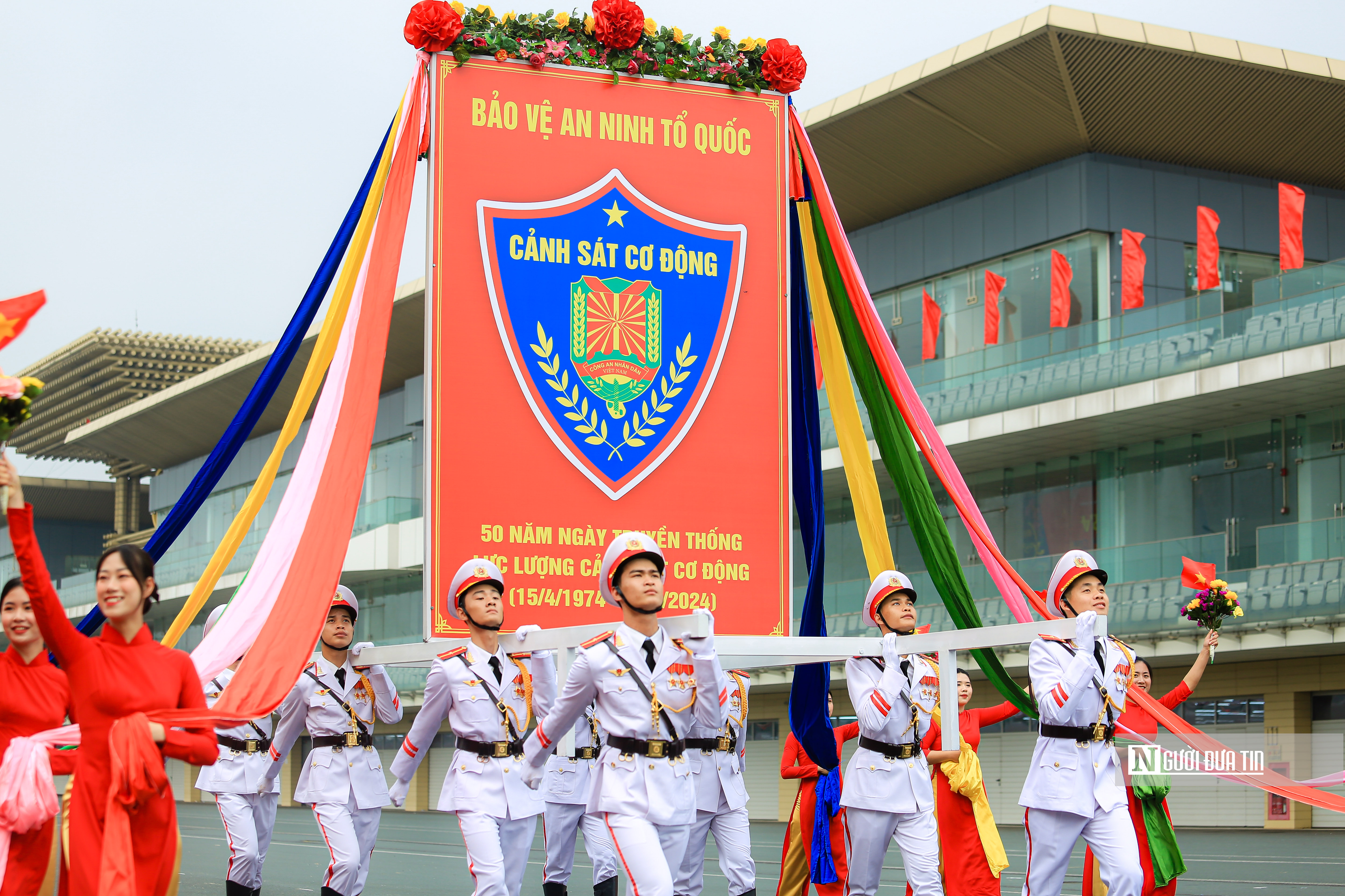 Sự kiện - Mãn nhãn xem màn diễu hành oai nghiêm của lực lượng Cảnh sát cơ động (Hình 3).