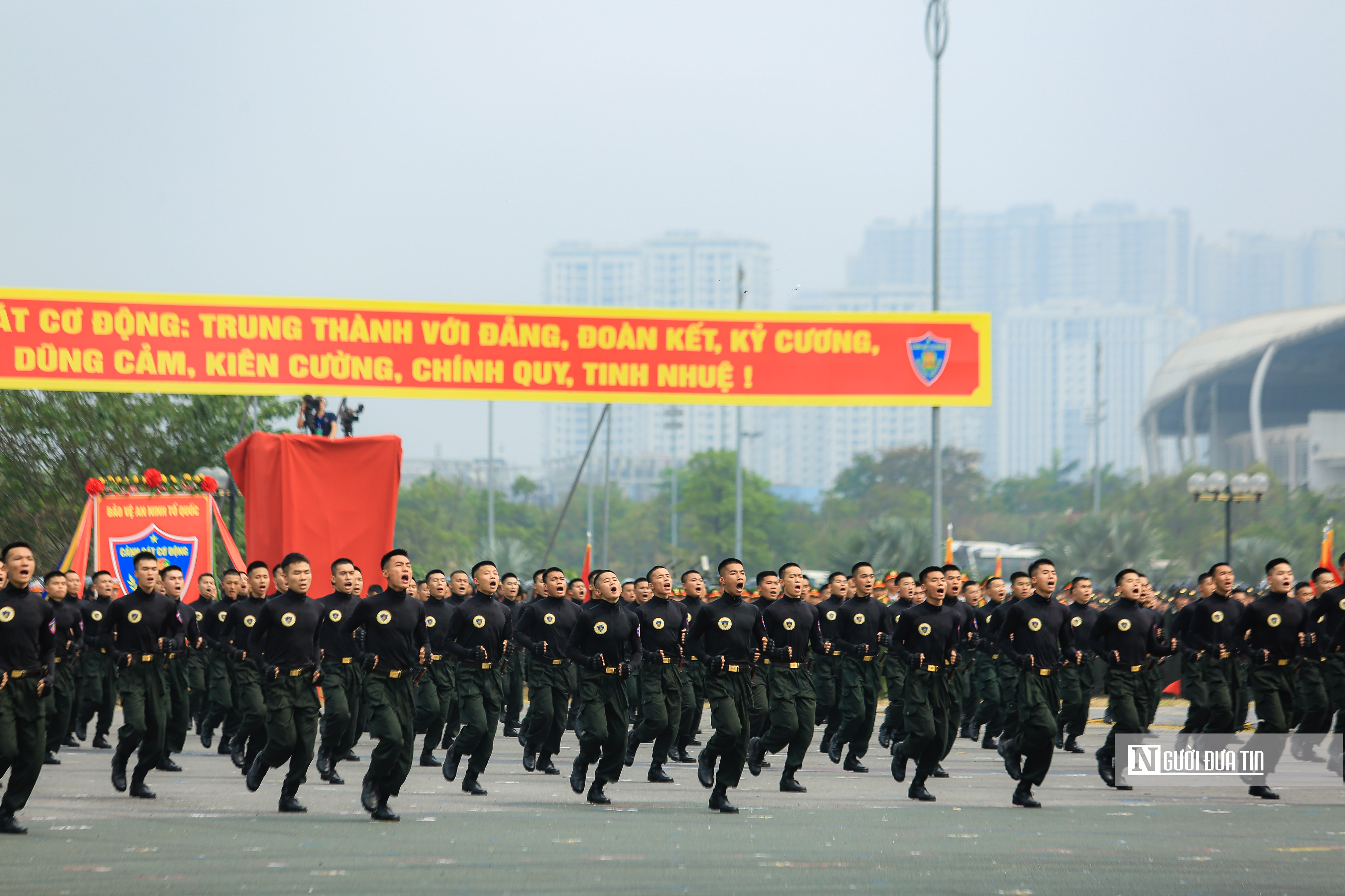 Tiêu điểm - Mãn nhãn màn biểu diễn của Cảnh sát cơ động (Hình 2).