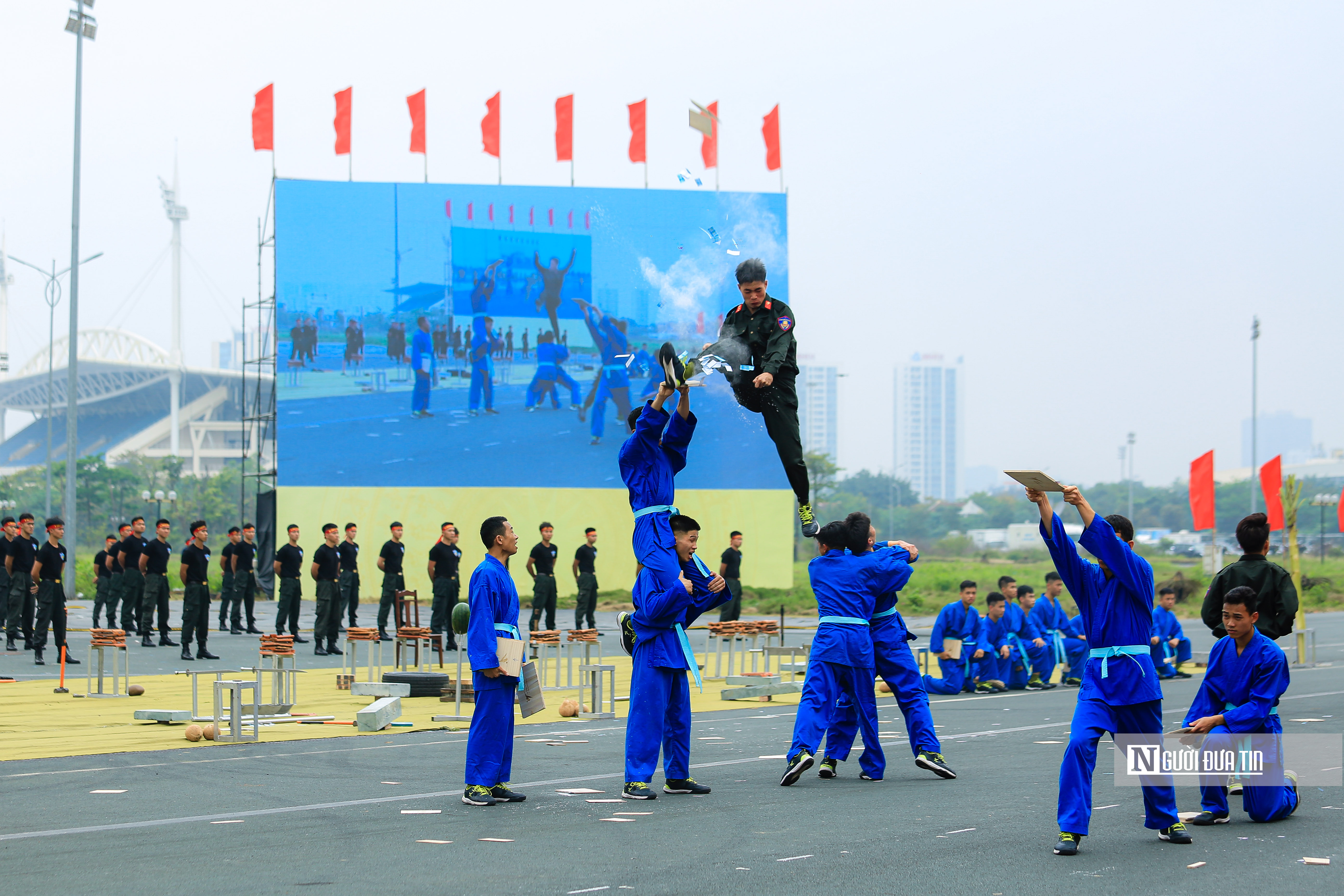 Tiêu điểm - Mãn nhãn màn biểu diễn của Cảnh sát cơ động (Hình 10).