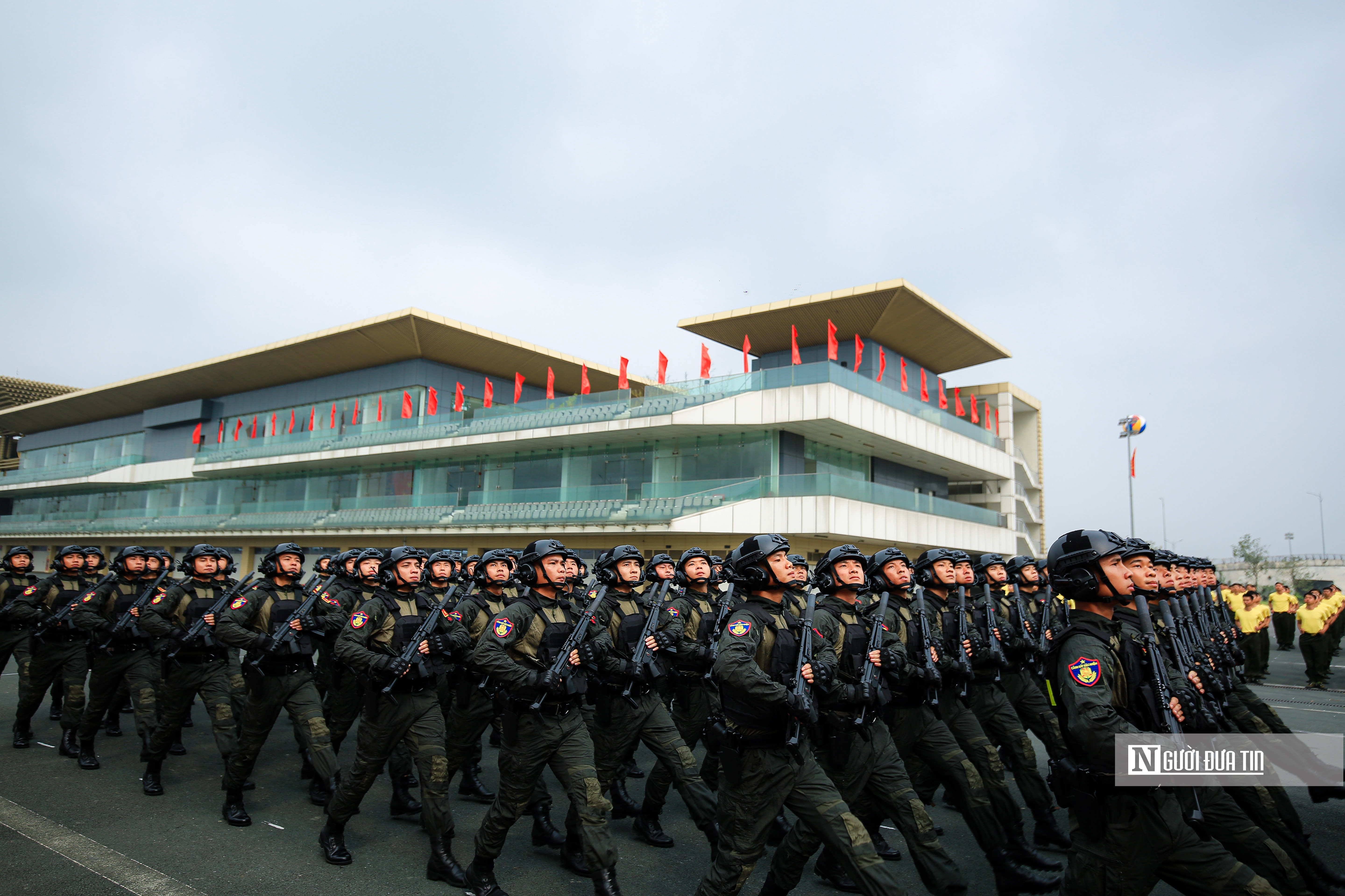 Sự kiện - Mãn nhãn xem màn diễu hành oai nghiêm của lực lượng Cảnh sát cơ động (Hình 14).