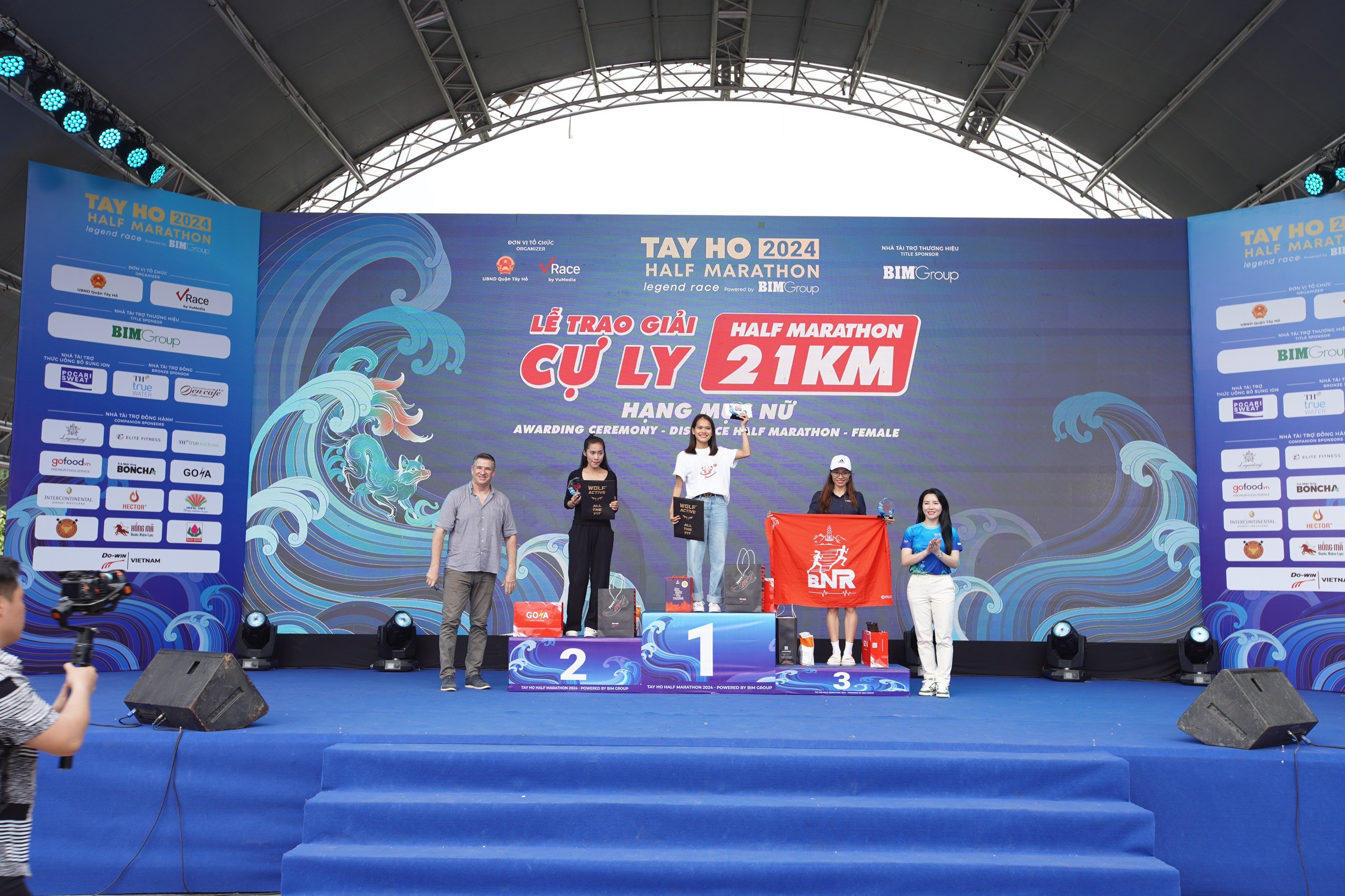 Thể thao - Hơn 10.000 VĐV tranh tài tại giải chạy bán marathon lớn nhất Việt Nam (Hình 2).