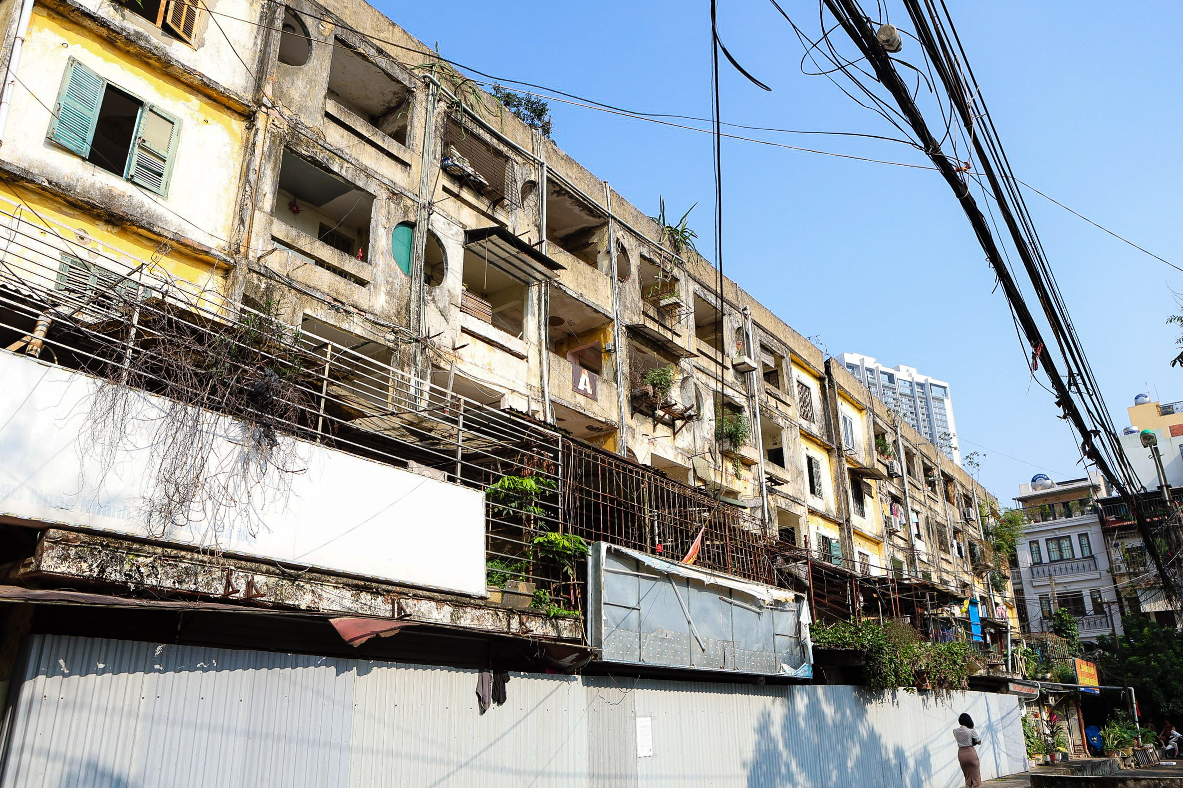 Sự kiện - Bí thư Hà Nội kiểm tra công tác cải tạo chung cư cũ tại Ba Đình
