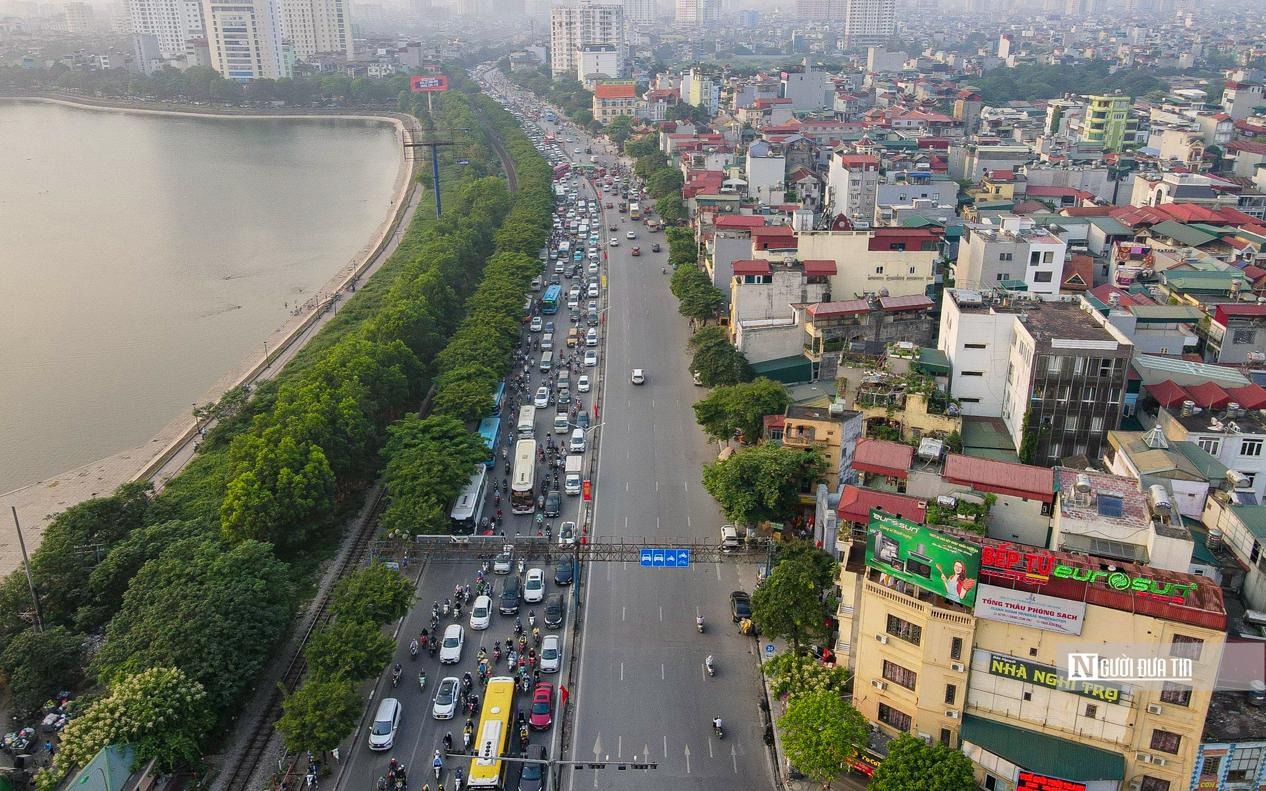 Dân sinh - Hà Nội: Người dân đổ ra bến xe về quê khiến giao thông ùn ứ (Hình 16).