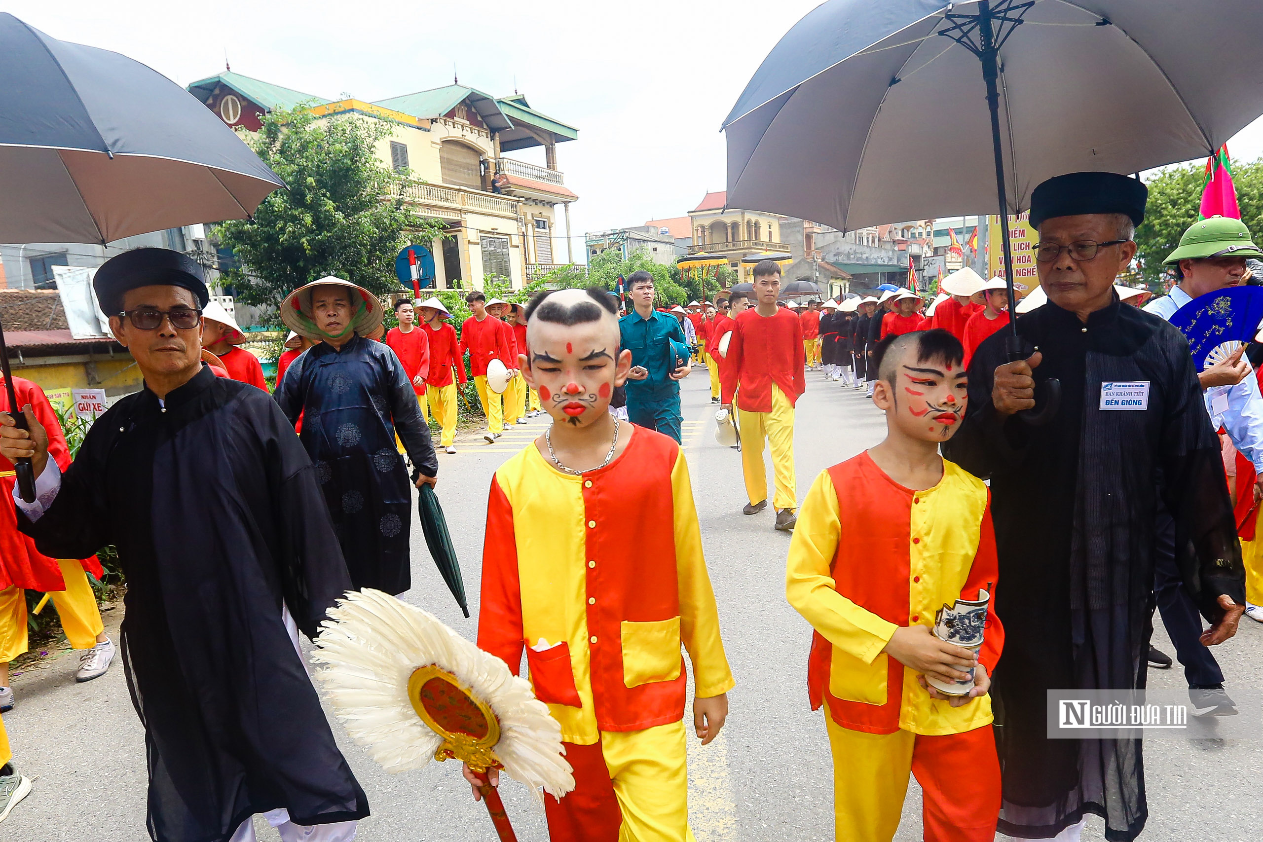 Văn hoá - Hà Nội: Hàng nghìn người xem tái hiện trận đánh của Thánh Gióng (Hình 9).