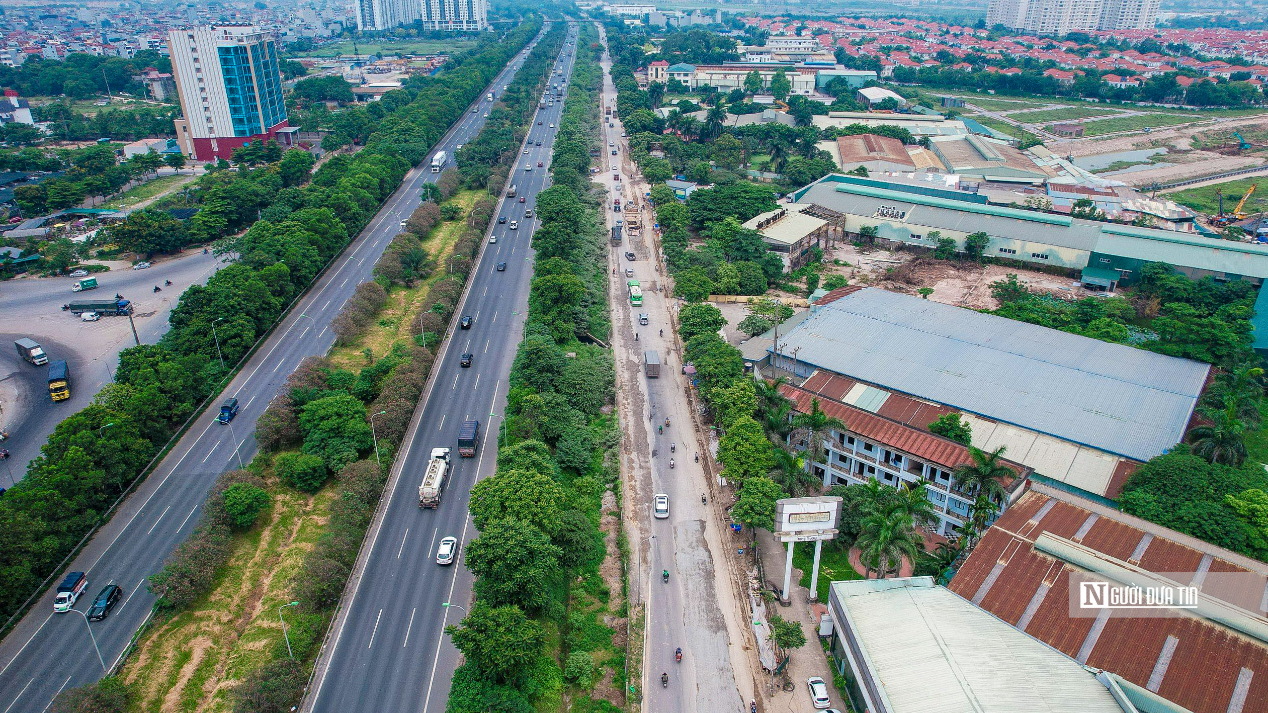 Sự kiện - Hà Nội: Người dân ngán ngẩm di chuyển qua đường gom đại lộ Thăng Long