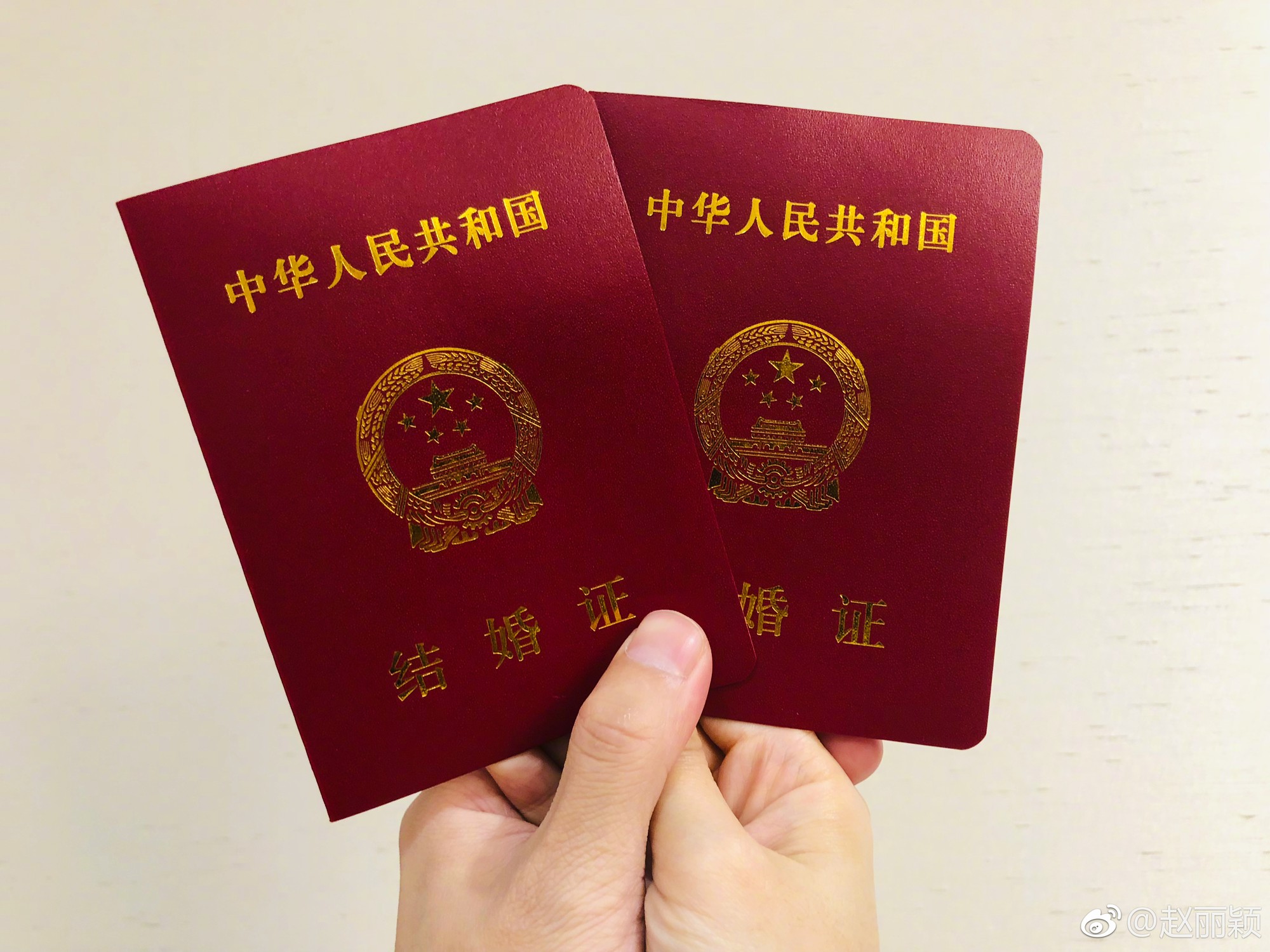Ng&ocirc;i sao - 'Đường Tăng' c&ocirc;ng khai tin kết h&ocirc;n với 'T&acirc;y Lương nữ vương'  (H&igrave;nh 2).