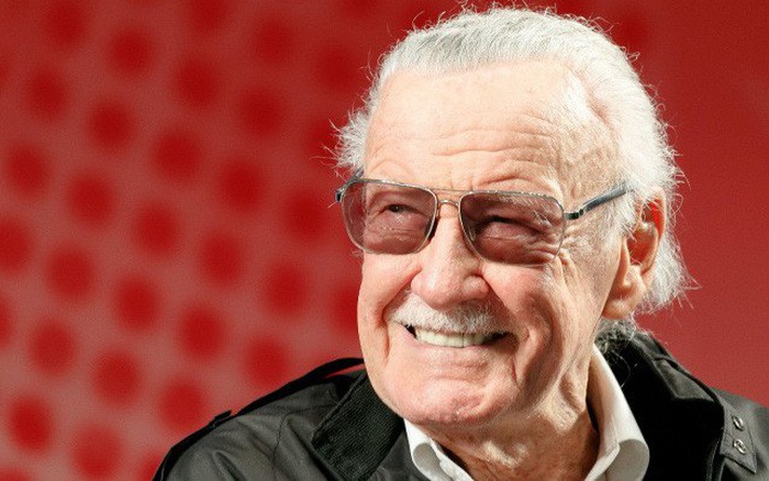 Sự kiện - Stan Lee – Cha đẻ Marvel lụi tàn đắng cay trên đỉnh vinh quang: Con gái bạo hành, trợ lý giam cầm rút máu để làm mực in tem    (Hình 3).