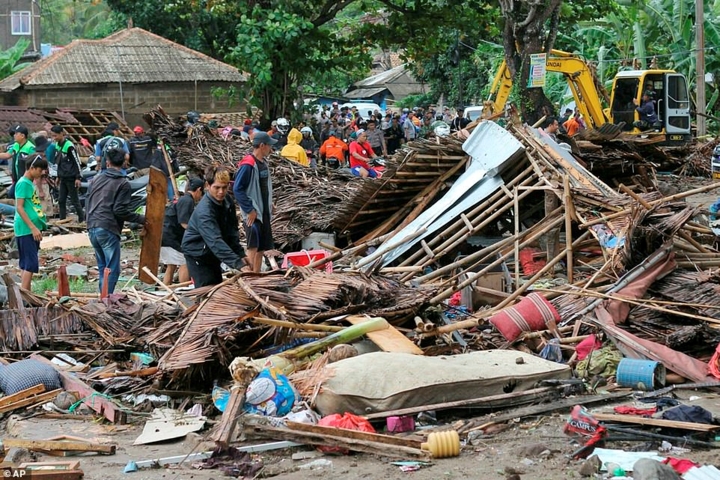 Môi trường - Cảnh tan hoang sau sóng thần và con số tử vong khủng khiếp ở Indonesia (Hình 3).