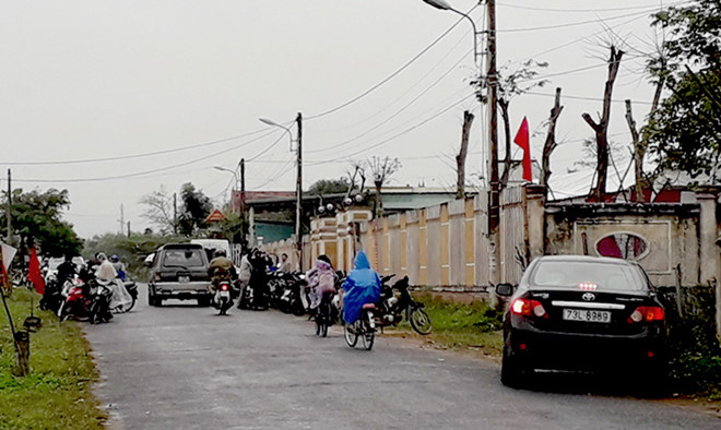 Văn hoá - Sẽ xử lý mạnh tay vụ con cán bộ tổ chức cưới tại sân UBND xã (Hình 2).