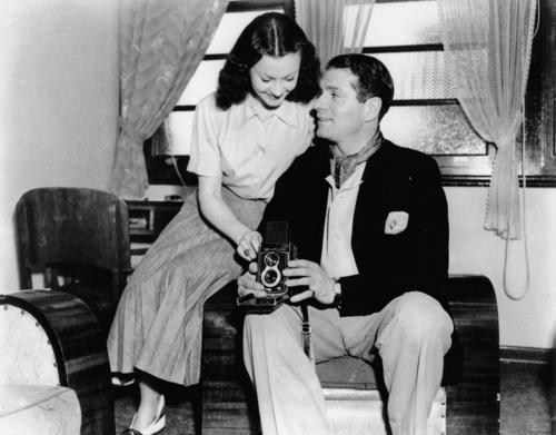 Ngôi sao - Những lá thư tay bất hủ và câu chuyện tình Cuốn theo chiều gió của bà hoàng Vivien Leigh (Hình 2).