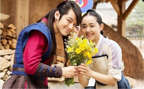 Ngôi sao - Nguyên nhân Kim Bum và mỹ nhân 'Hoa Du Ký' đường ai nấy đi sau  gần 1 năm hẹn hò (Hình 6).