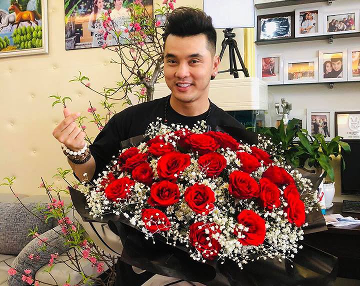 Ngôi sao - Bí mật showbiz ngày 14/2: Hoàng Thuỳ nói về 'người cũ' trong ngày Valentine (Hình 2).