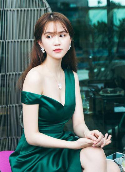 Ngôi sao - Bí mật showbiz 21/2: Ngọc Trinh bật mí thời gian lộ diện bạn trai đại gia lớn tuổi (Hình 3).