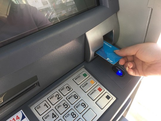 Tài chính - Ngân hàng - 21 triệu thẻ ATM chuyển sang thẻ chip không mất phí