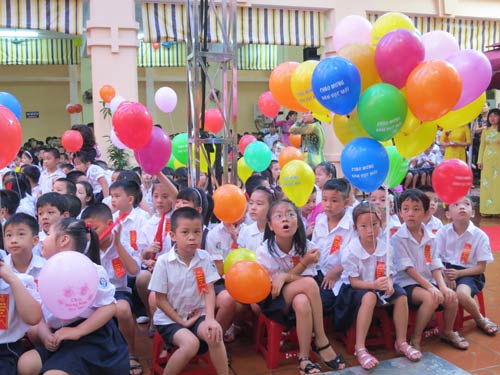 Môi trường - Bộ trưởng Bộ Tài nguyên và Môi trường gửi thư khen nữ sinh đề xuất 'không thả bóng bay' khai trường (Hình 3).