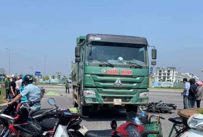 Tin nhanh - Thanh Hoá: Tài xế xe 'hổ vồ' gây tai nạn thương tâm rồi bỏ trốn