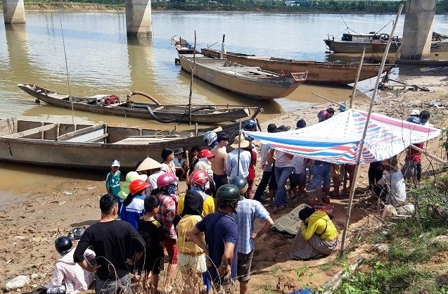 An ninh - Hình sự - Quảng Trị: Hiện trường ám ảnh vụ bố, mẹ và con gái 1 tuổi trôi trên sông Thạch Hãn (Hình 3).