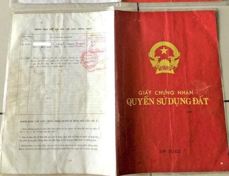 An ninh - Hình sự - Vũng Tàu: Thủ đoạn của cặp vợ chồng lừa gần 6 tỷ đồng bằng số đỏ giả (Hình 2).