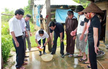 Dân sinh - Cách xử lý nguồn nước đảm bảo vệ sinh sau bão lũ