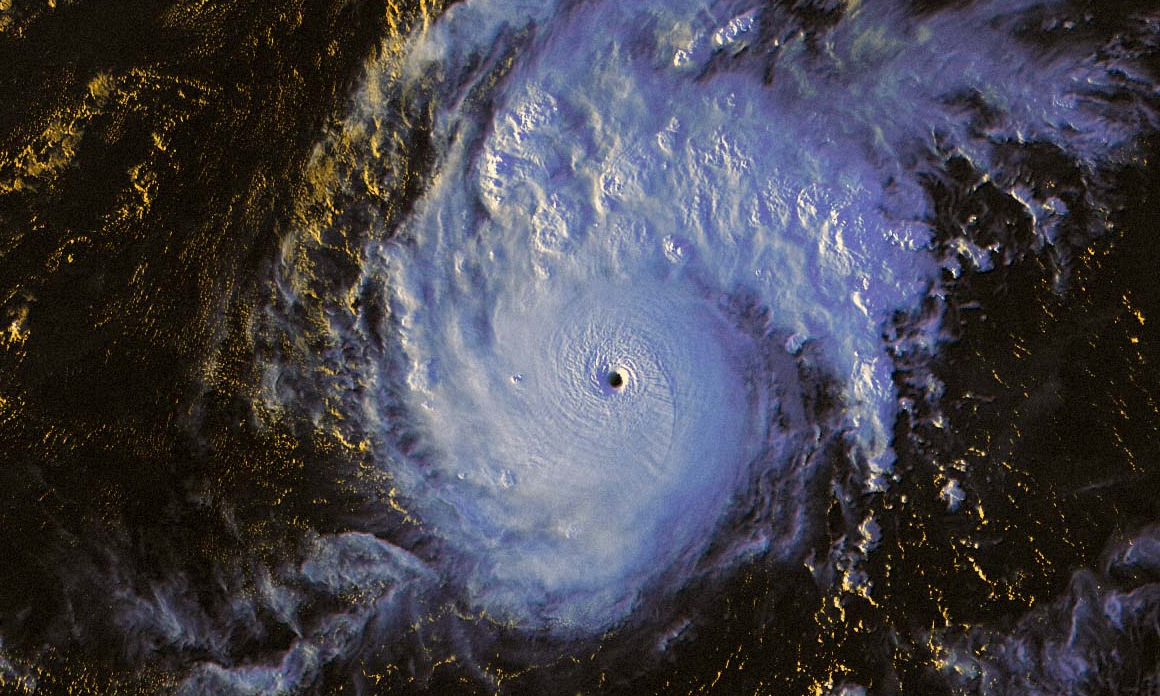 Tin nhanh - Siêu bão Goni mạnh nhất 2020 tàn phá Philippines và đe dọa biển Đông (Hình 2).
