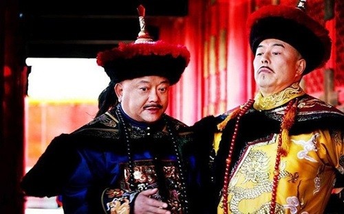 TV Show - Càn Long viết 1 chữ khiến Hòa Thân mặt tái xanh không còn giọt máu