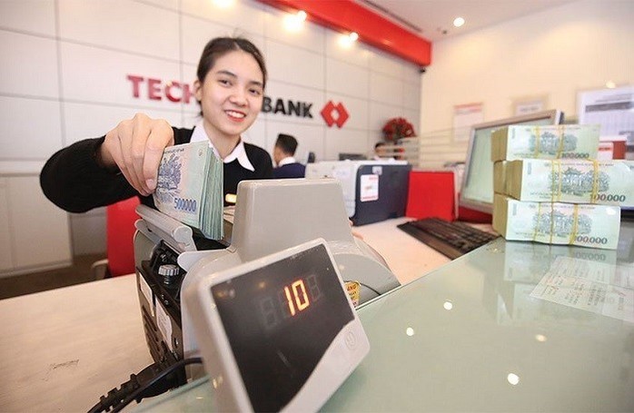 Tài chính - Ngân hàng - 'Ngã ngửa' thu nhập của nhân viên Vietcombank và Techcombank (Hình 2).