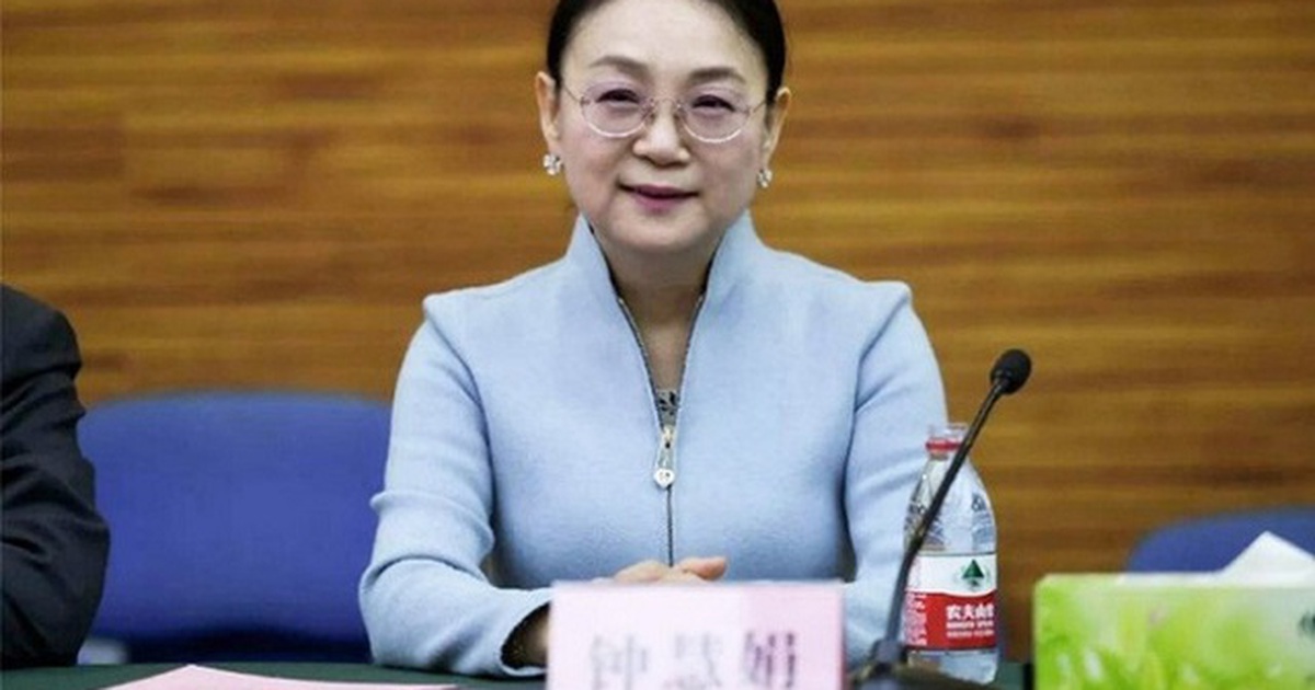 Tài chính - Ngân hàng - Cô giáo dạy Hóa trở thành nữ tướng làm khuynh đảo giới tỷ phú Trung Quốc