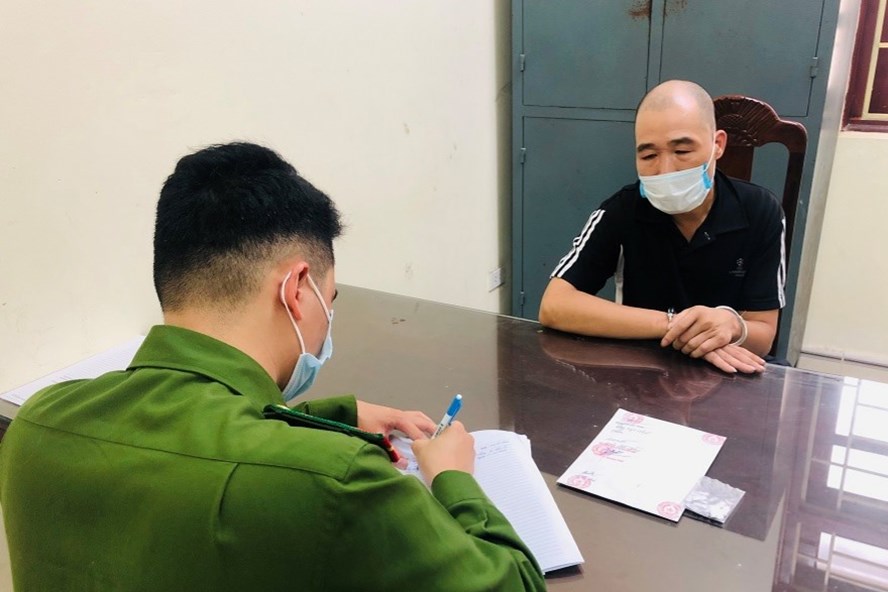 An ninh - Hình sự - Đang bị truy nã vẫn 'tranh thủ' đi buôn ma túy