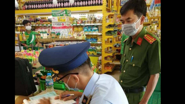 An ninh - Hình sự - Không niêm yết giá, cửa hàng Bách Hóa Xanh ở An Giang nhận phạt