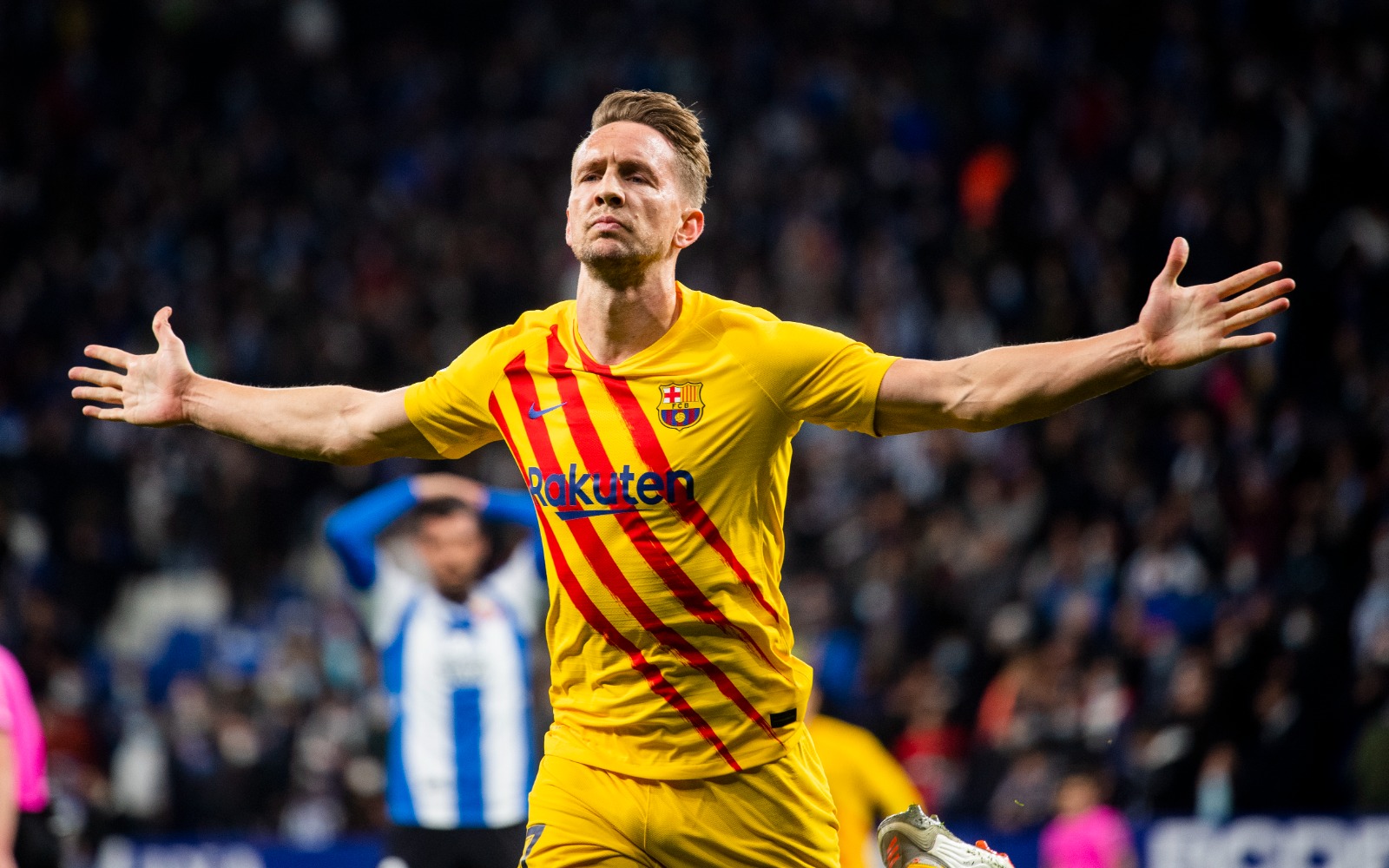 Thể thao - Barcelona may mắn thoát thua trong trận cầu 3 thẻ đỏ với Espanyol  (Hình 2).